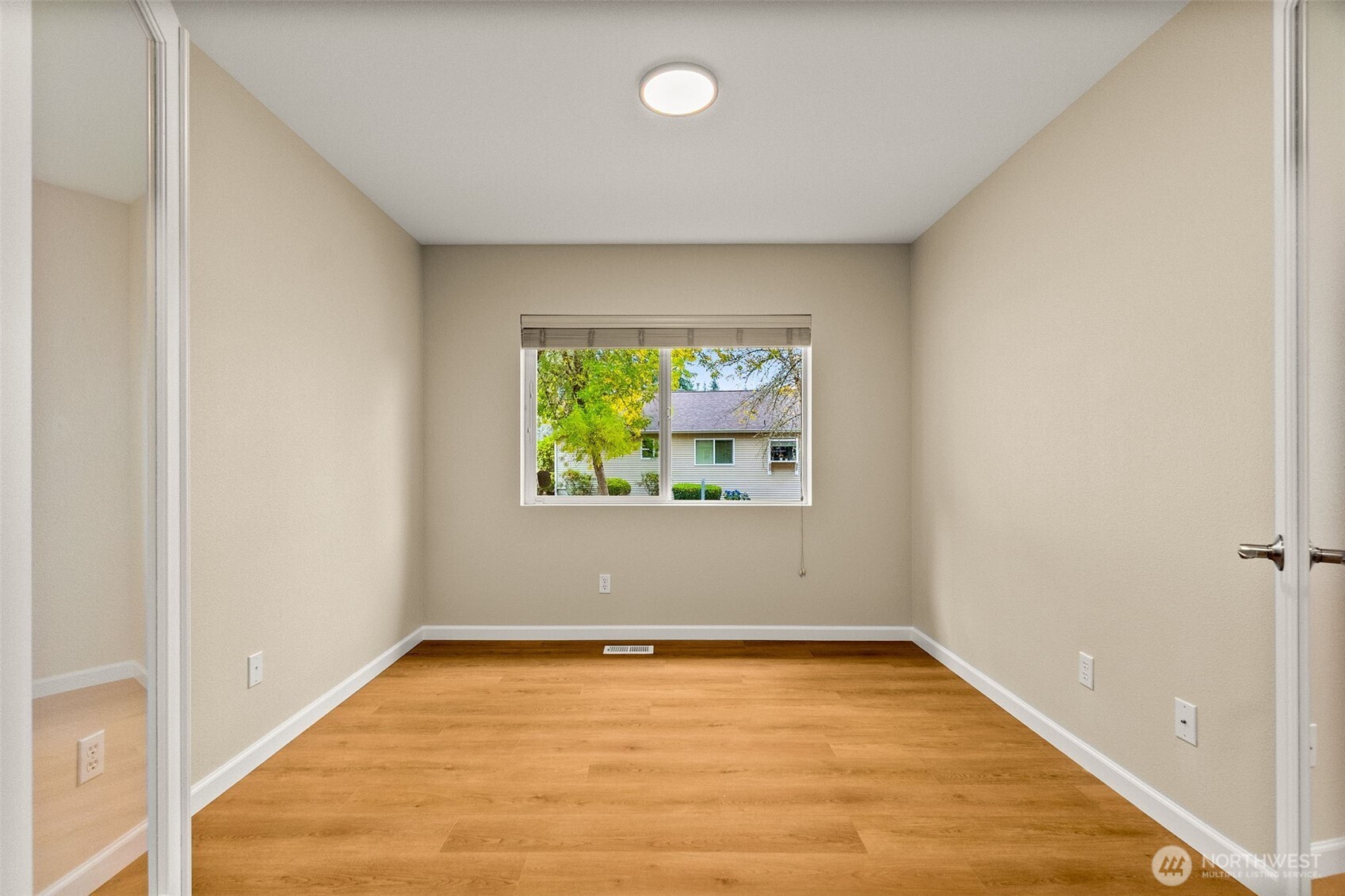 property viewer photo 23