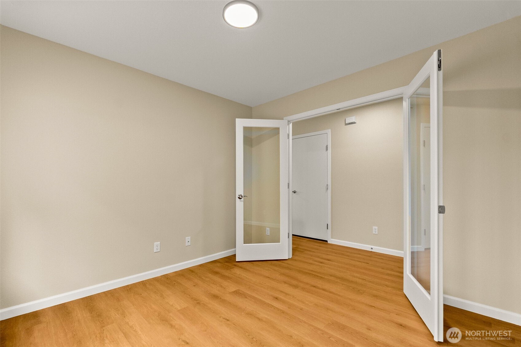 property viewer photo 24