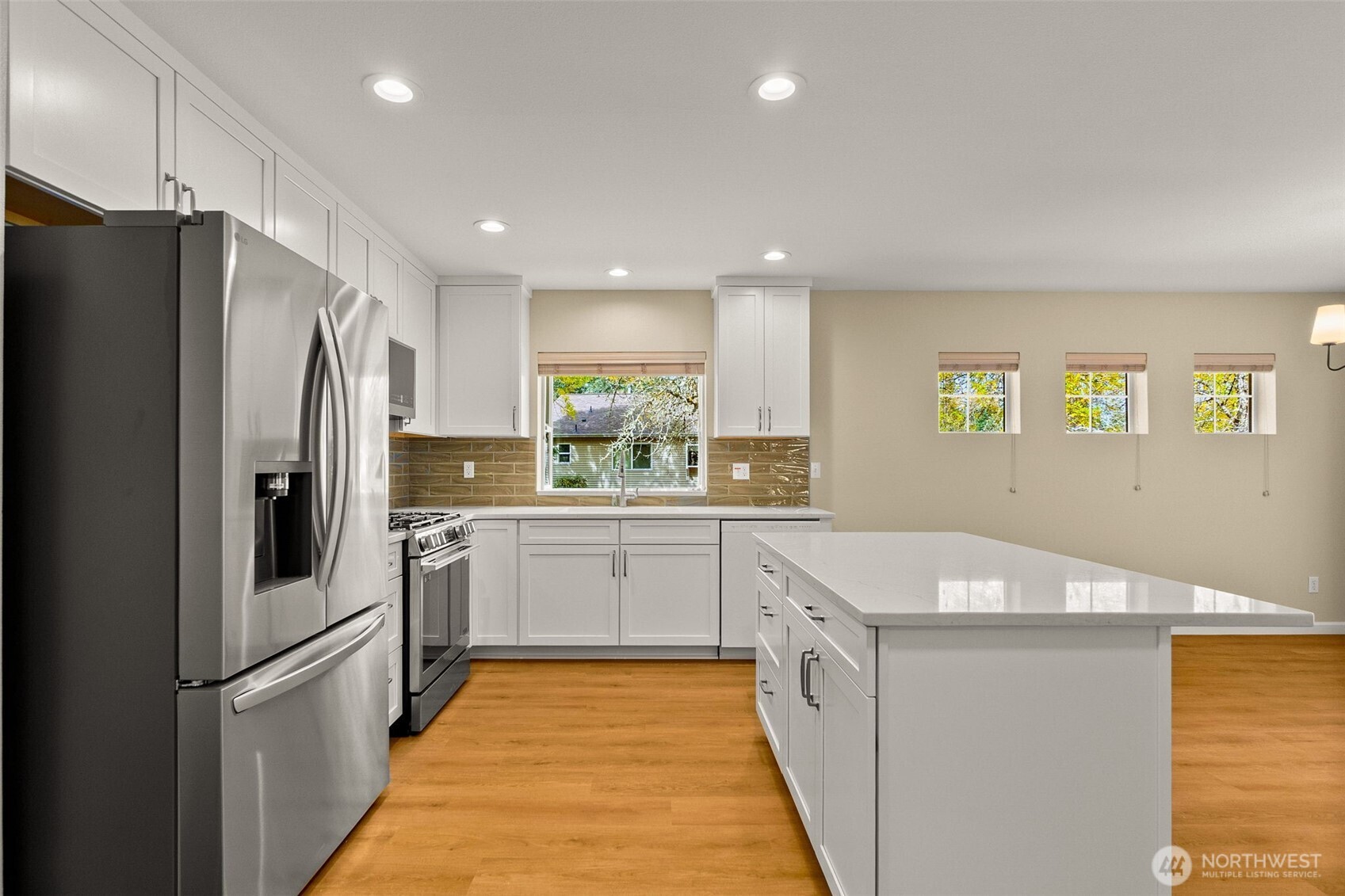 property viewer photo 4