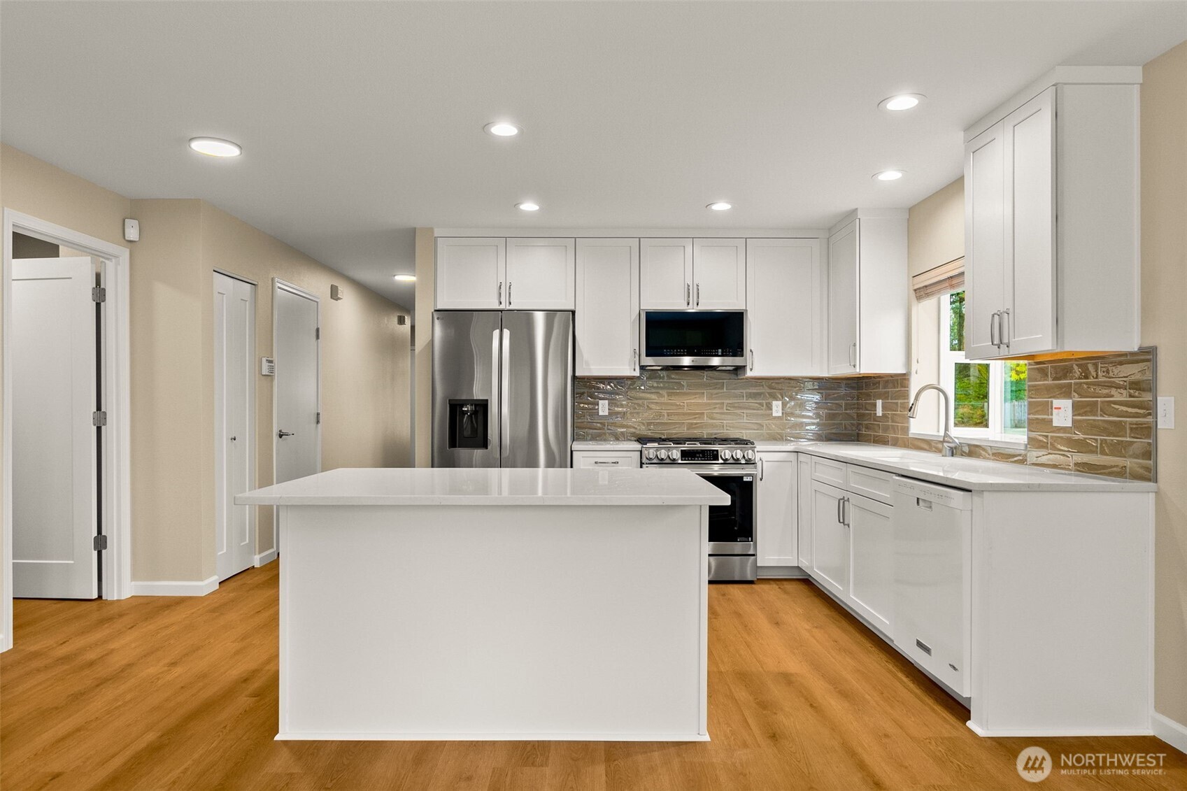 property viewer photo 5