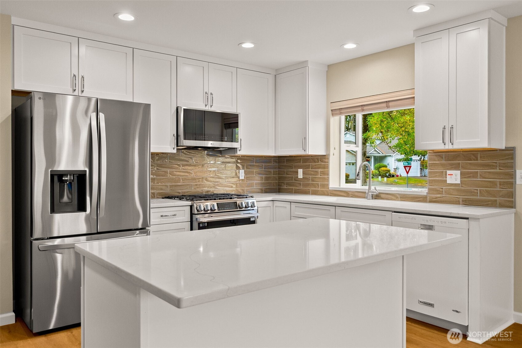 property viewer photo 6