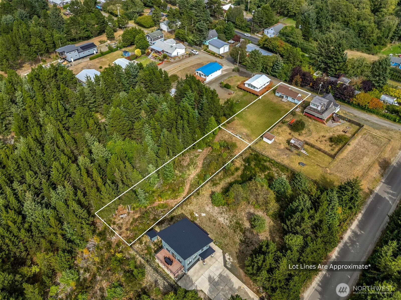 main property photo 32