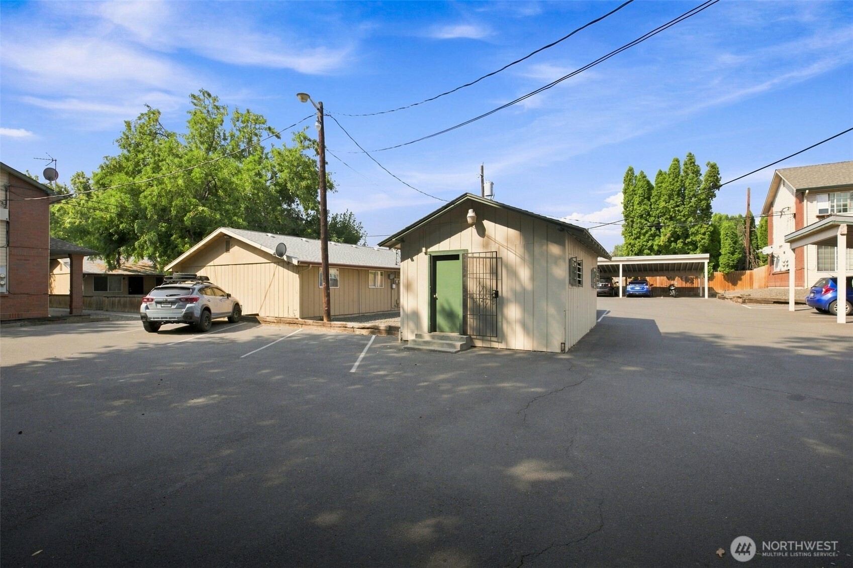 main property photo 17