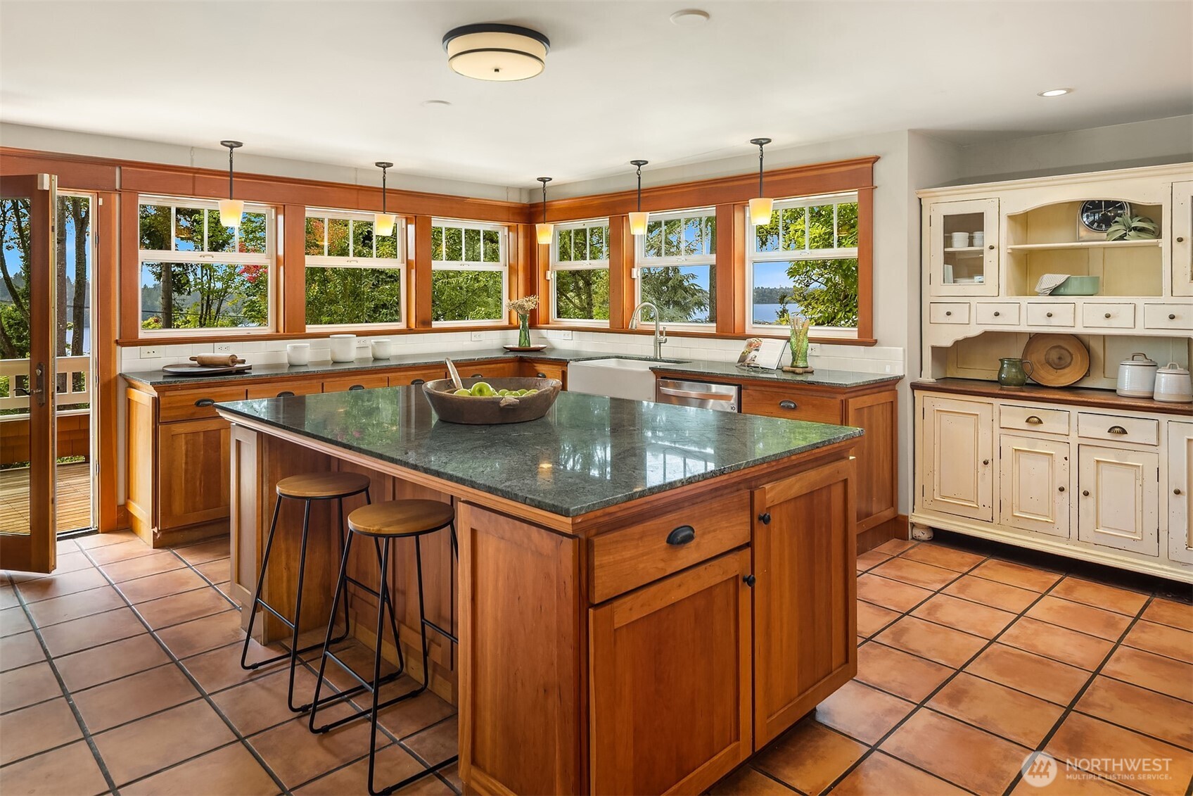 property viewer photo 11