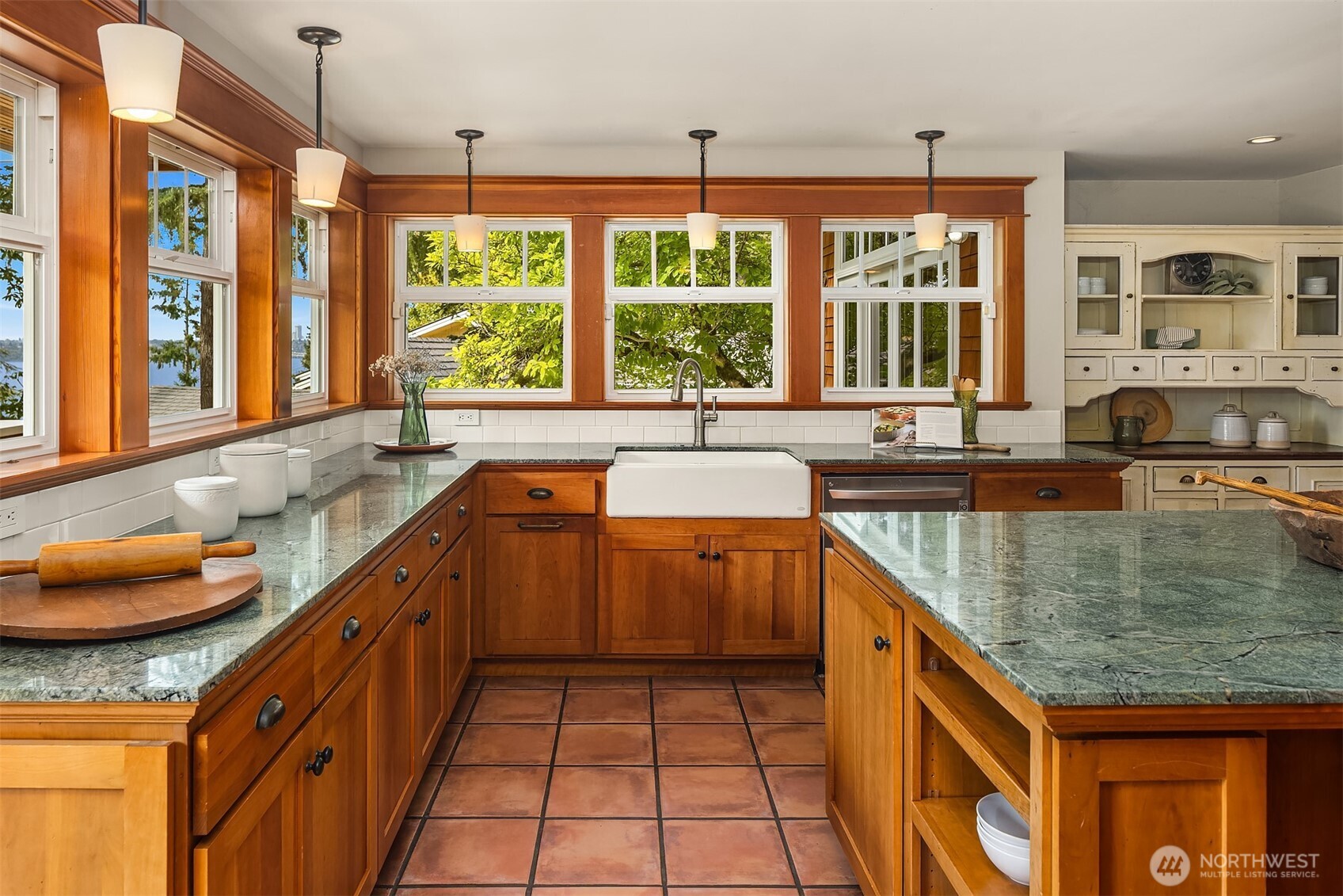 property viewer photo 13