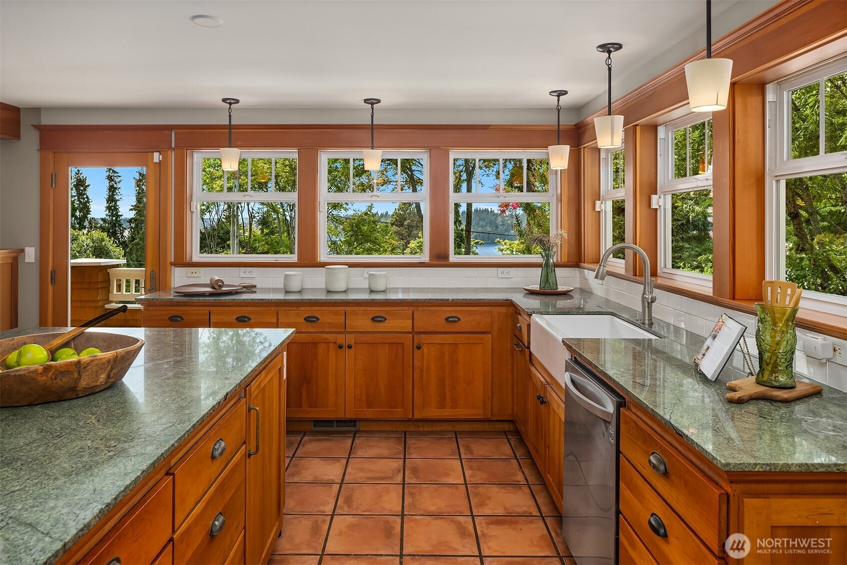 property viewer photo 15