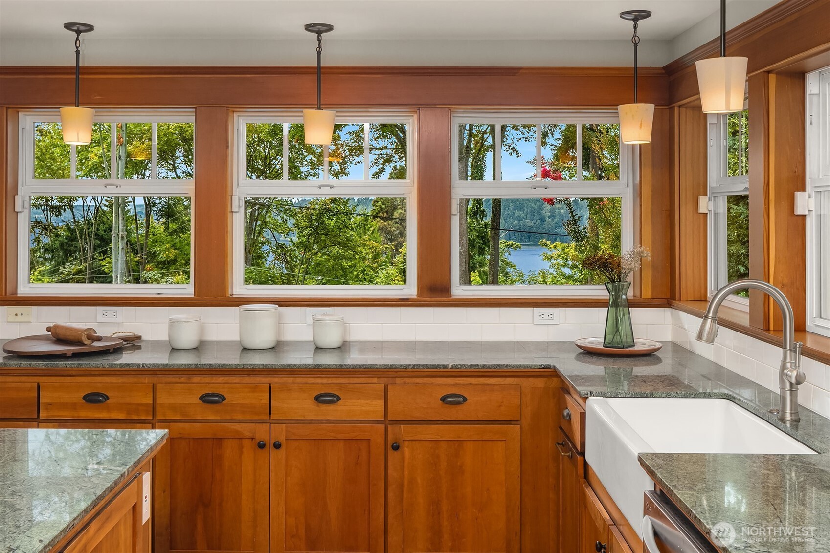 property viewer photo 16
