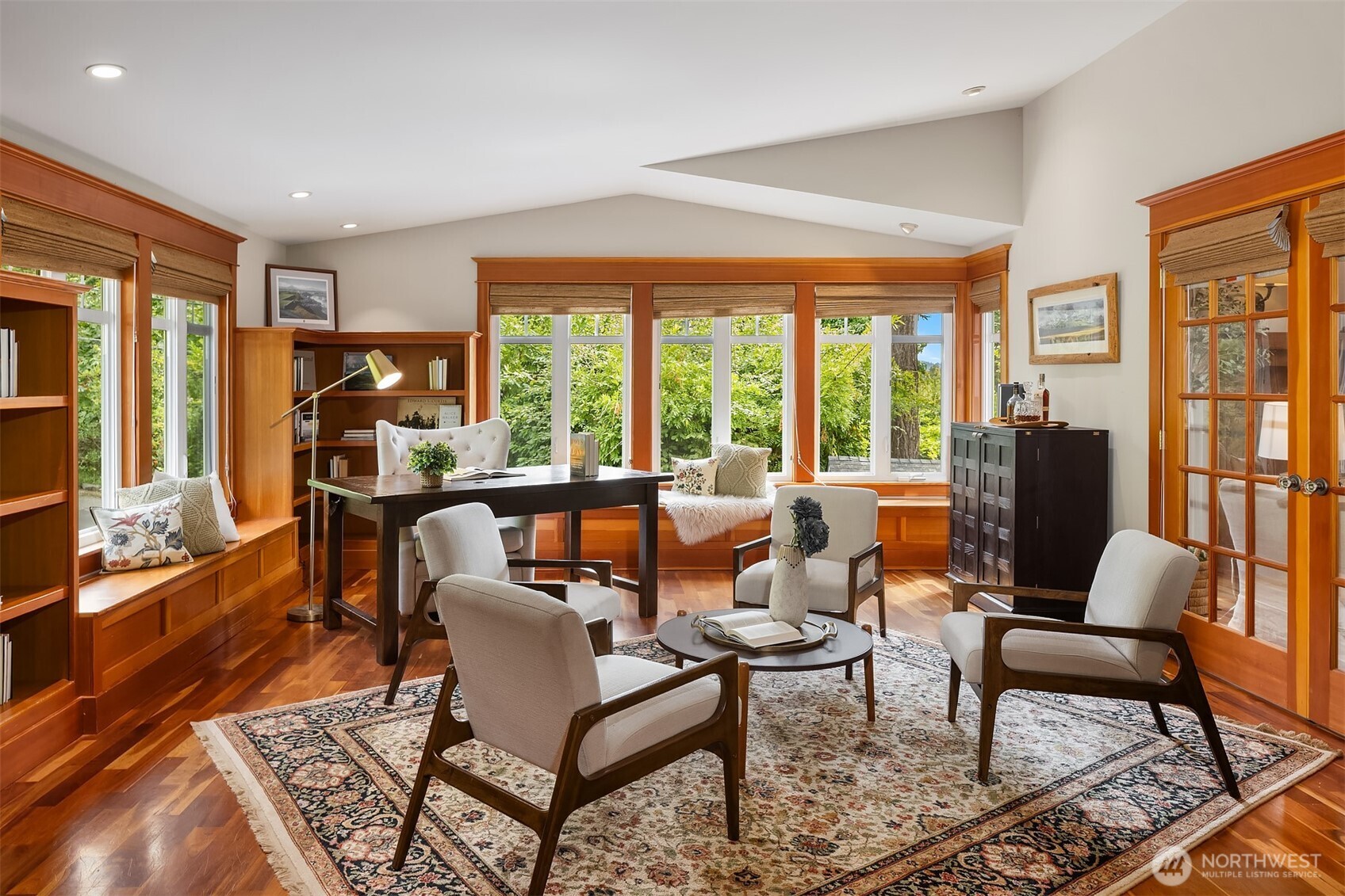 property viewer photo 18