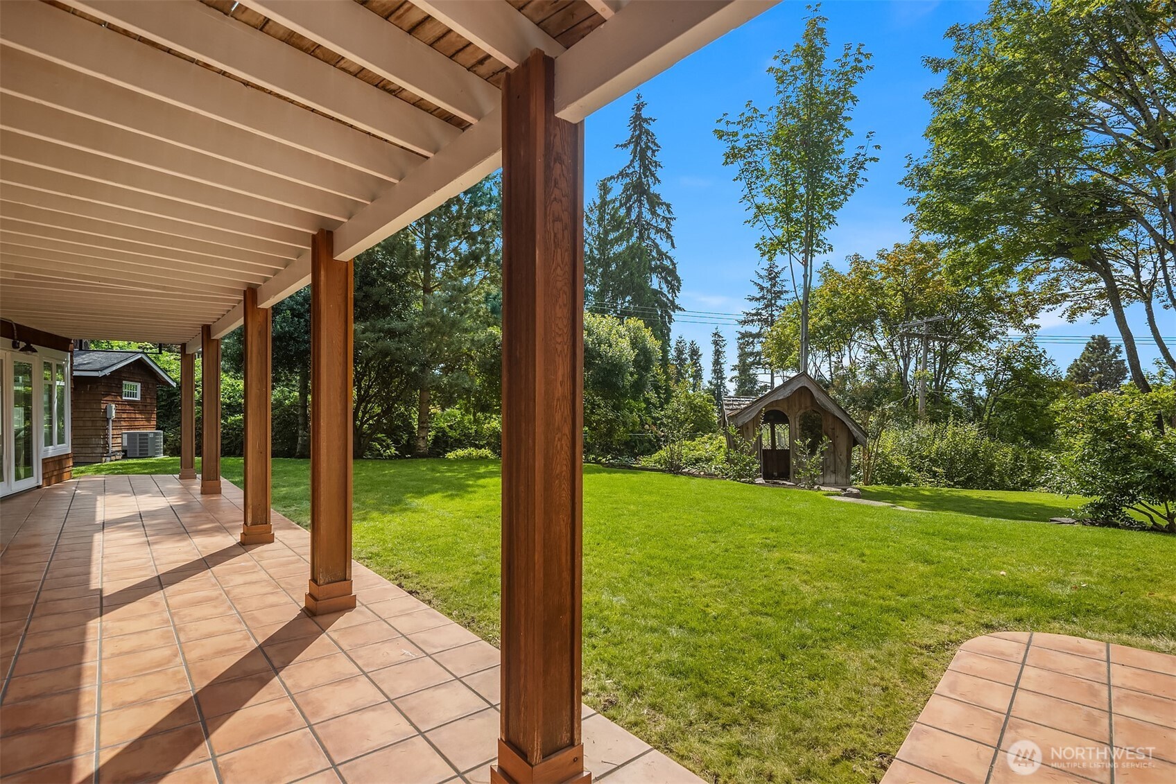property viewer photo 36