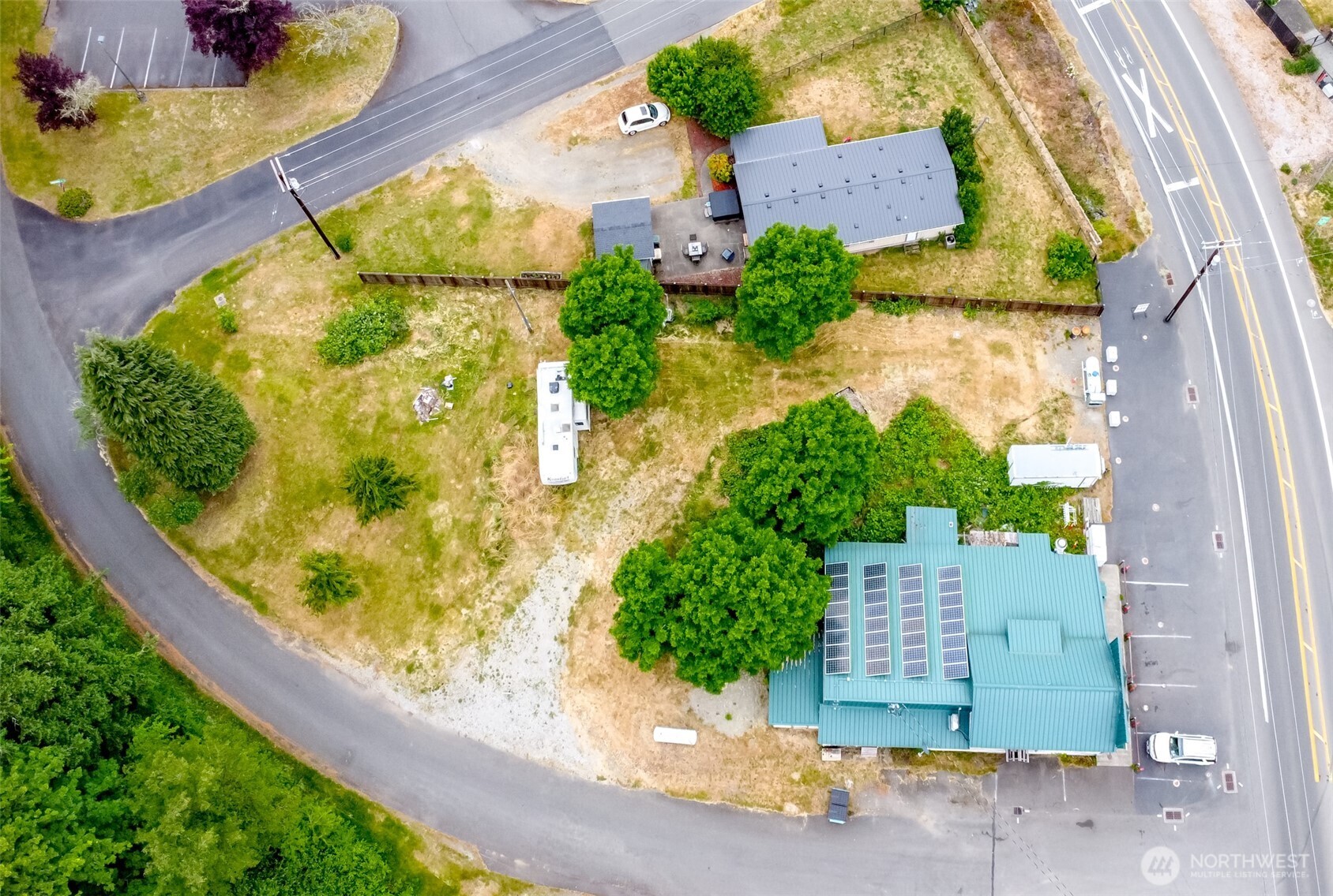 main property photo 5