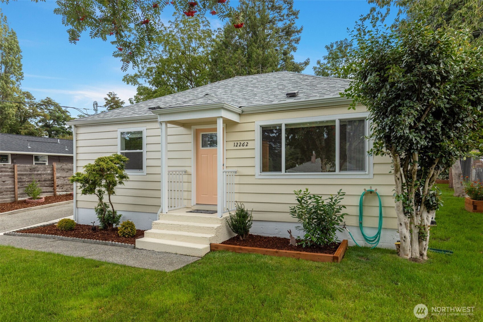 property viewer photo 1