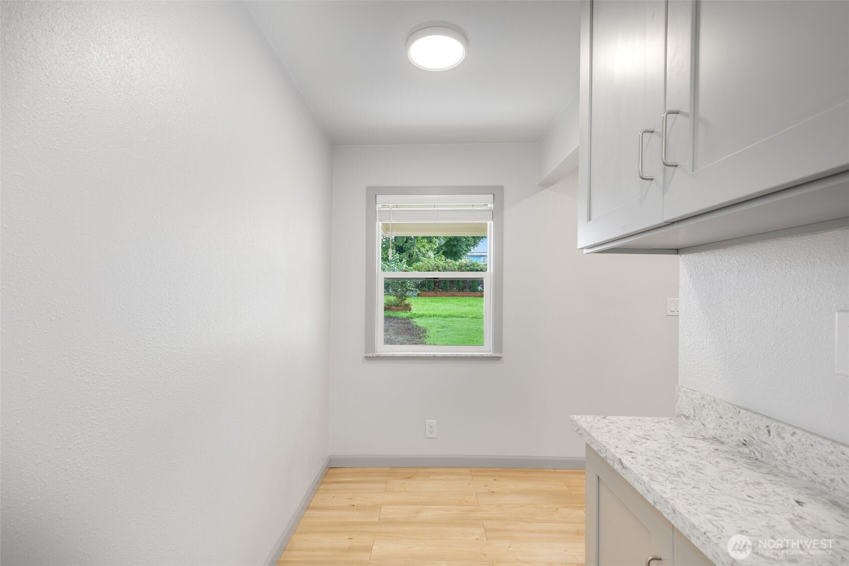 property viewer photo 18