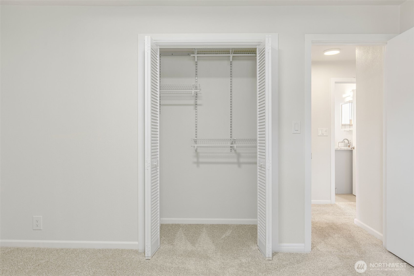 property viewer photo 22