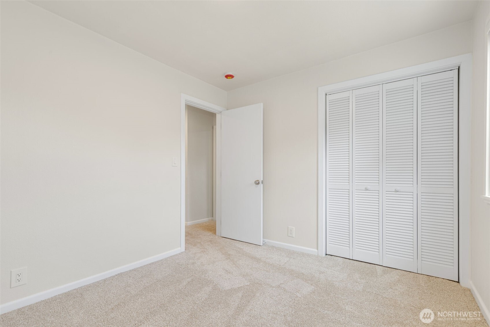 property viewer photo 26