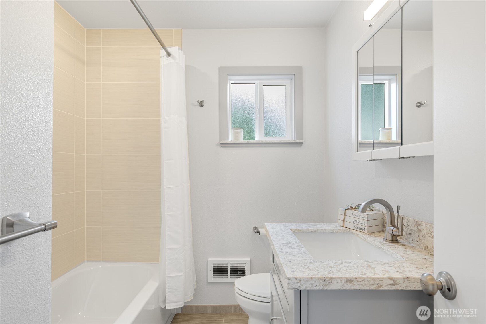 property viewer photo 28