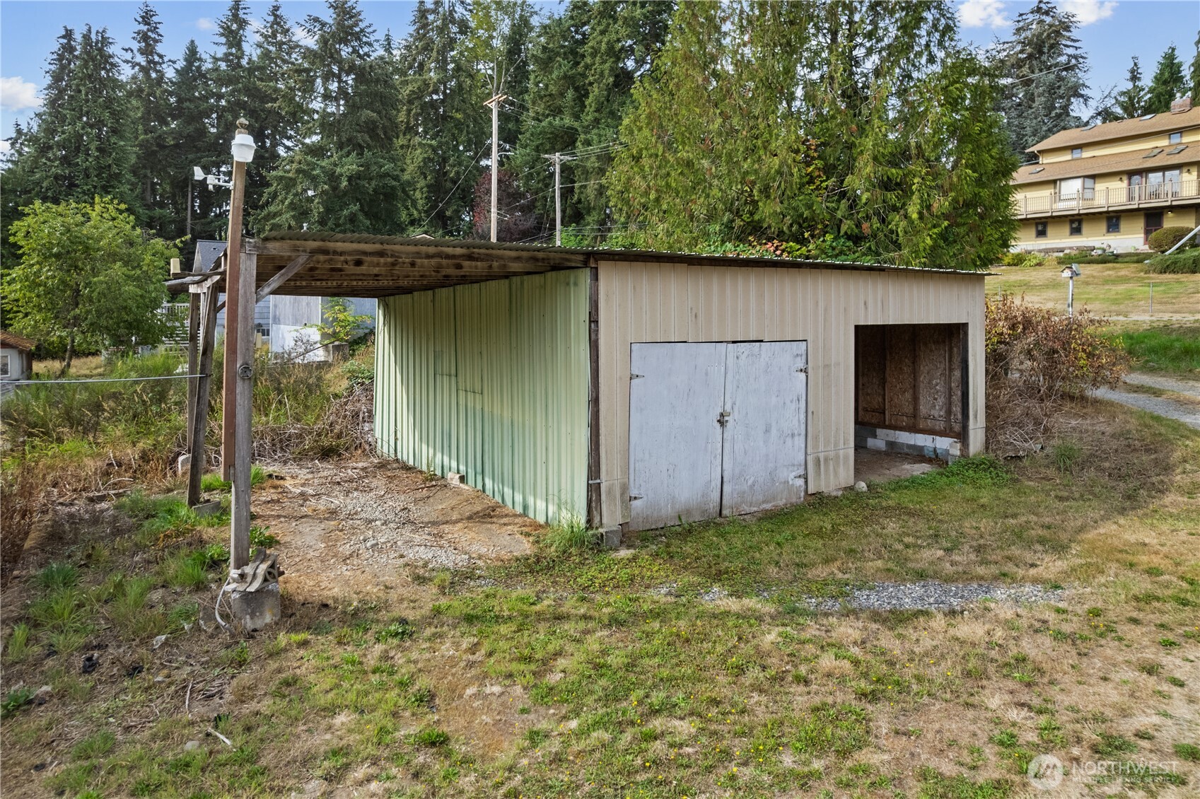 main property photo 36