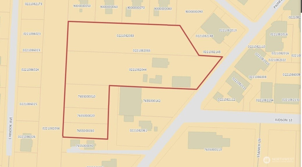 main property photo 9