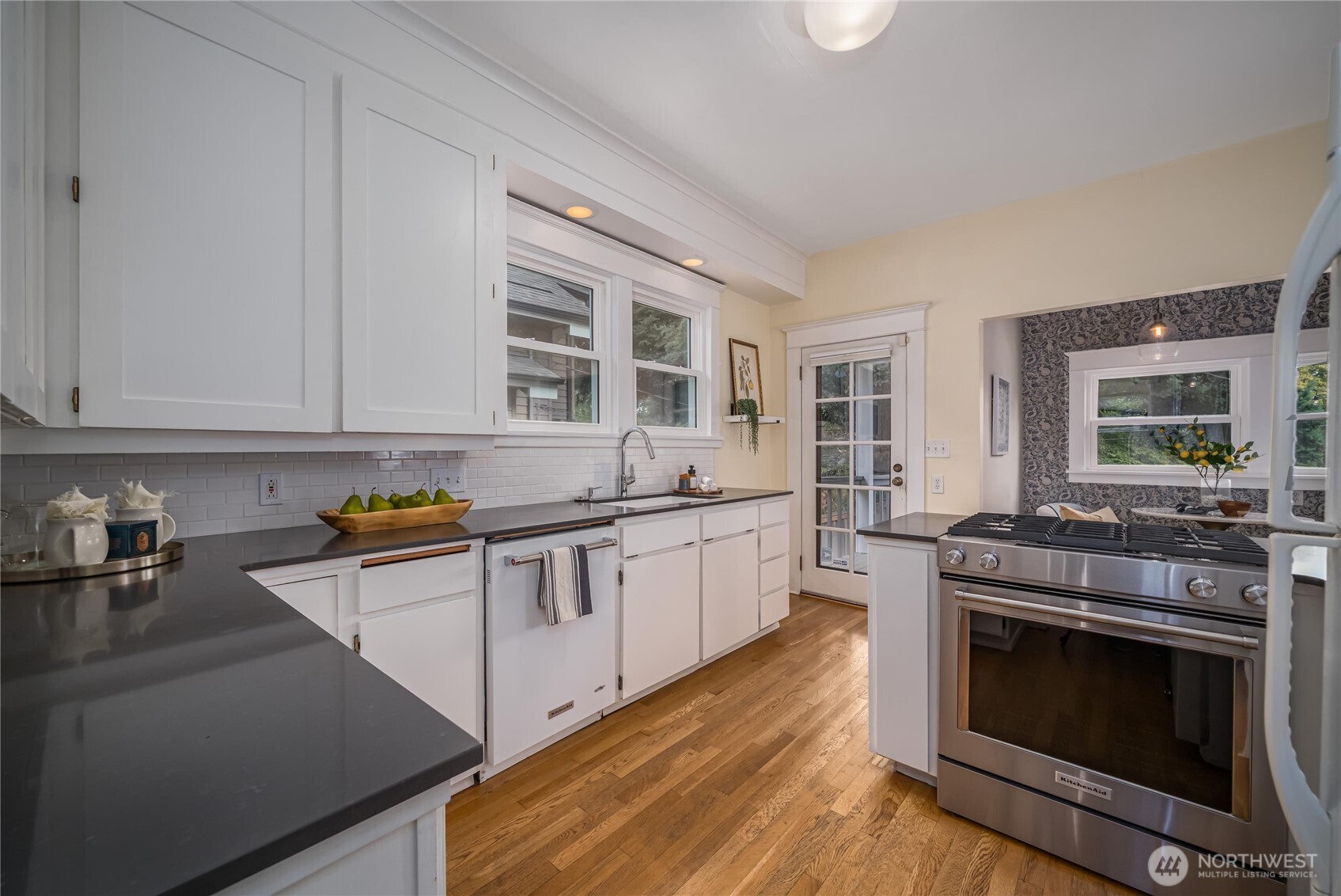 property viewer photo 10