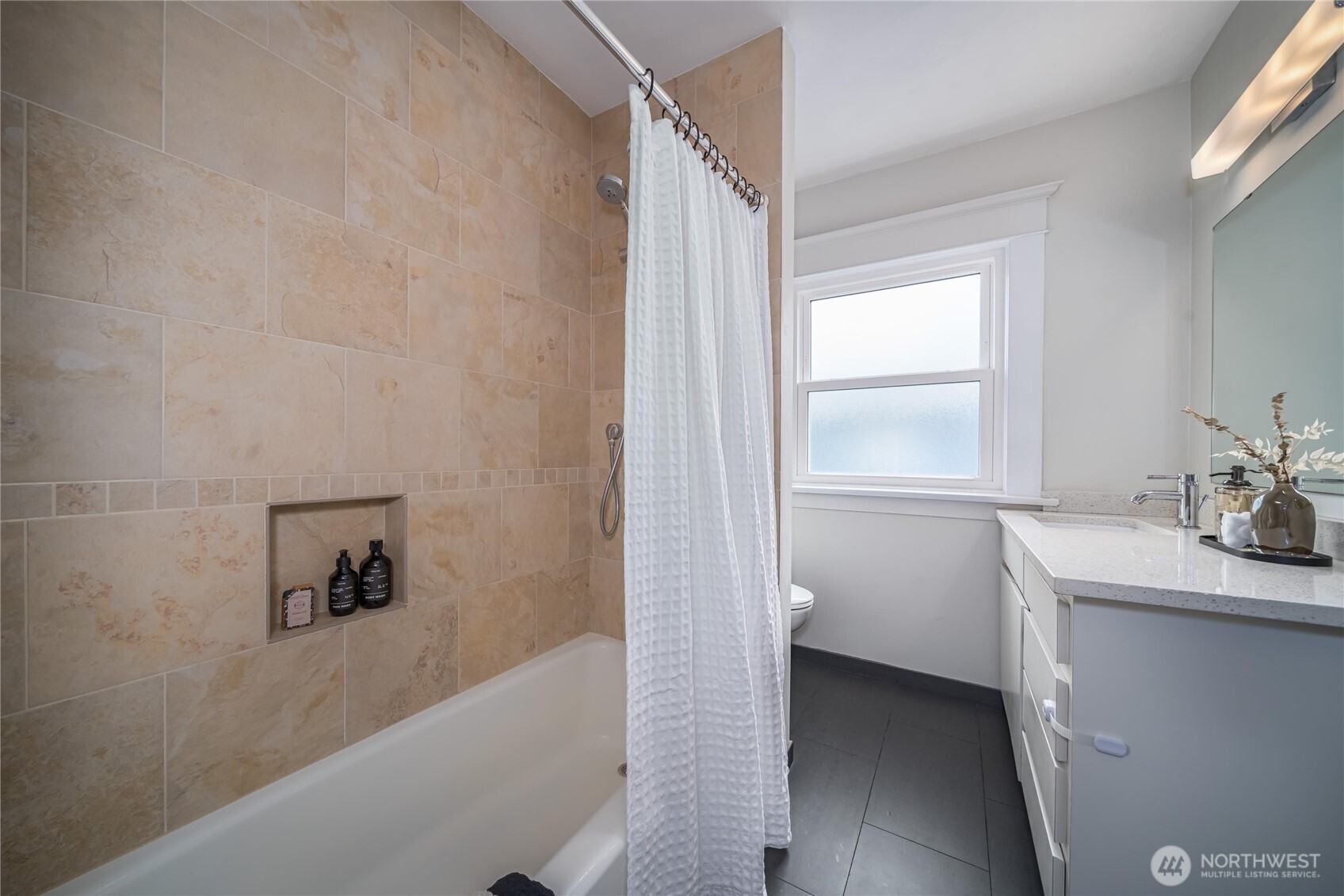 property viewer photo 18
