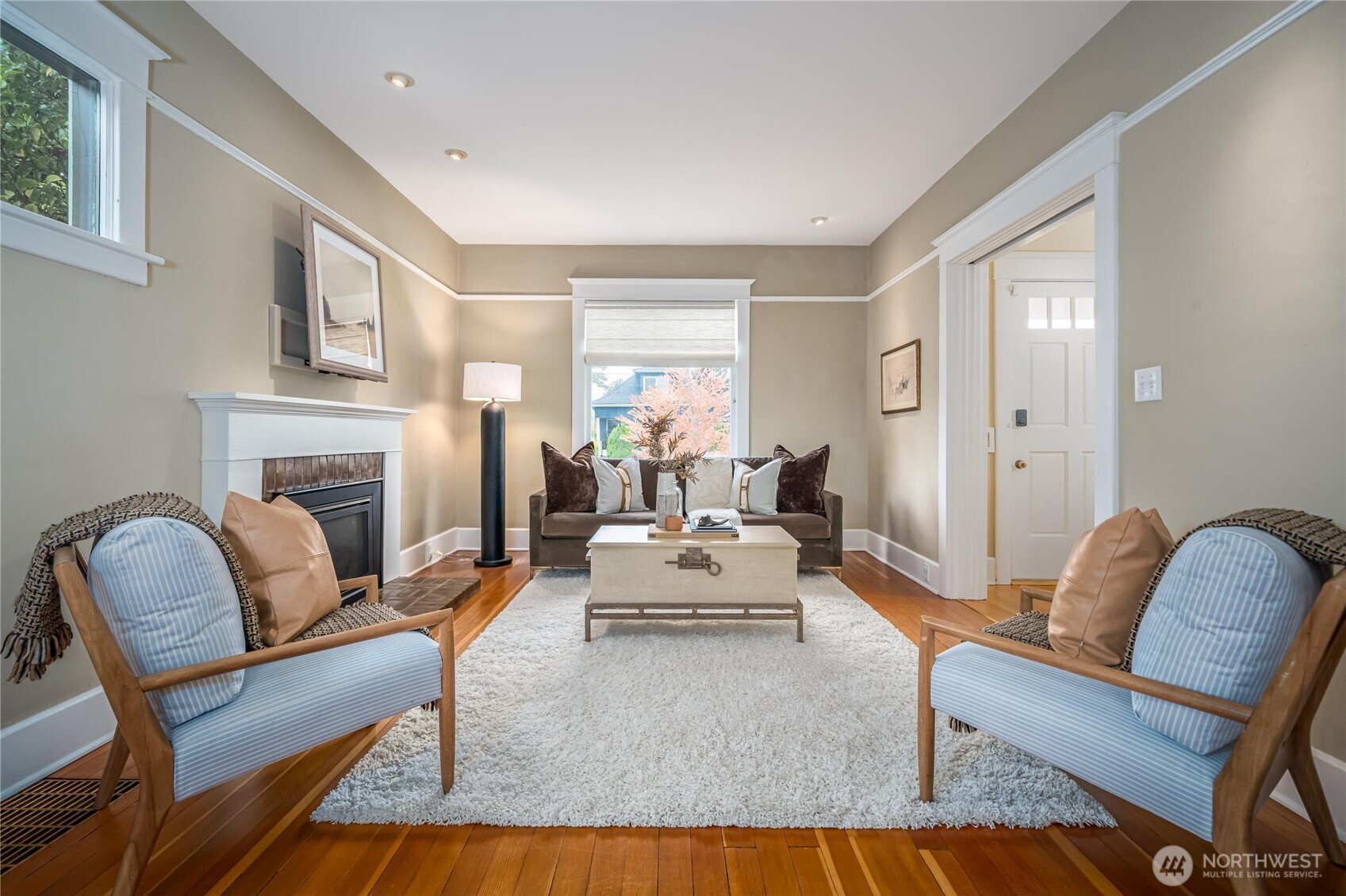 property viewer photo 3
