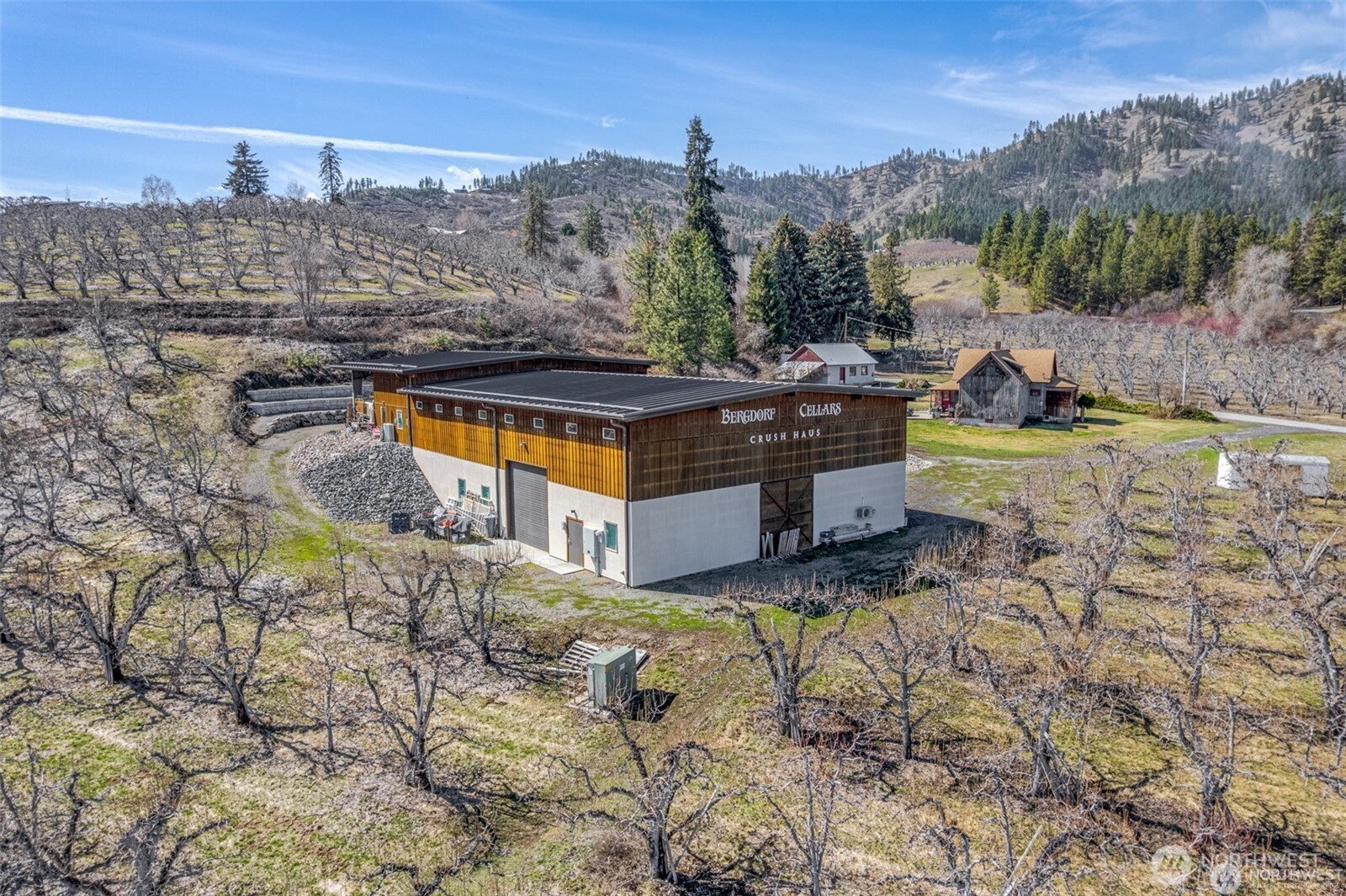 main property photo 17