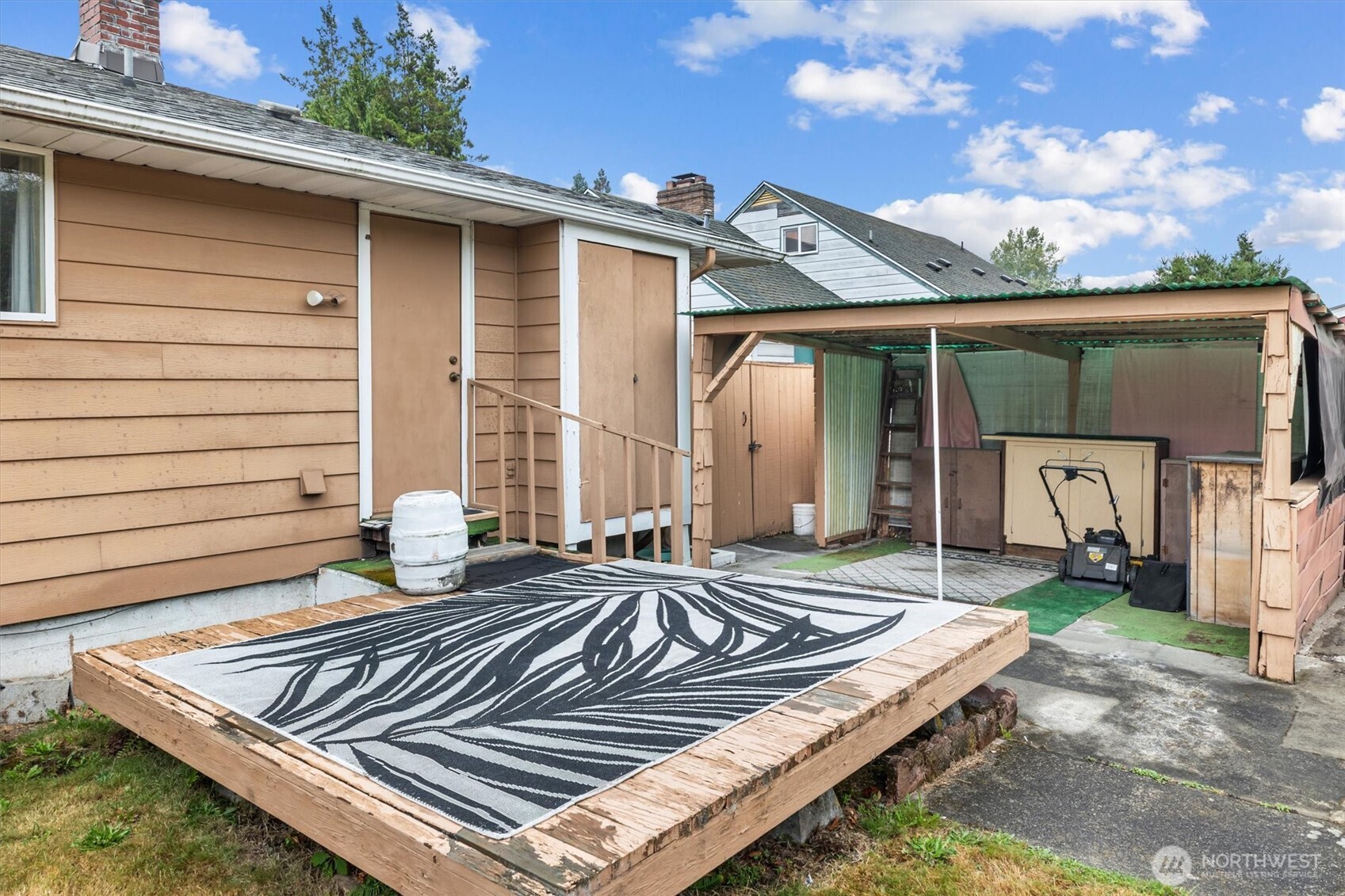 main property photo 28