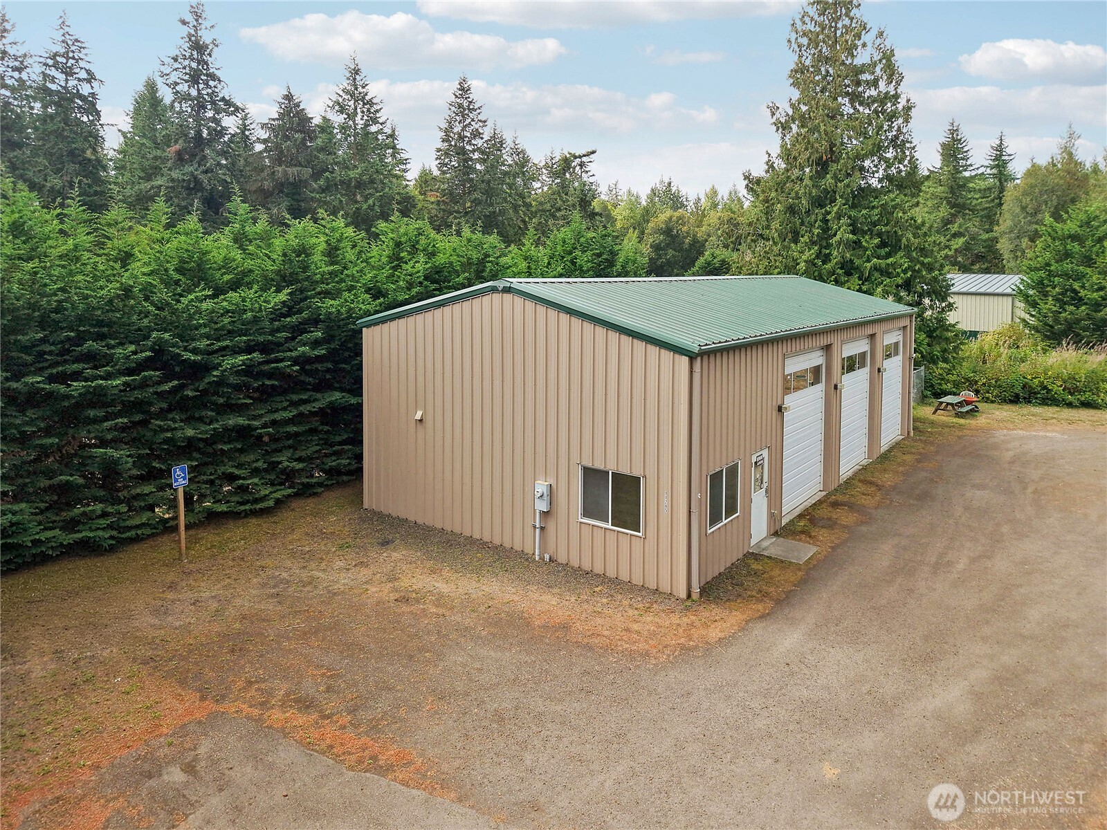 main property photo 29