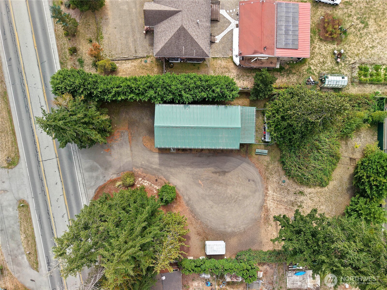 main property photo 36