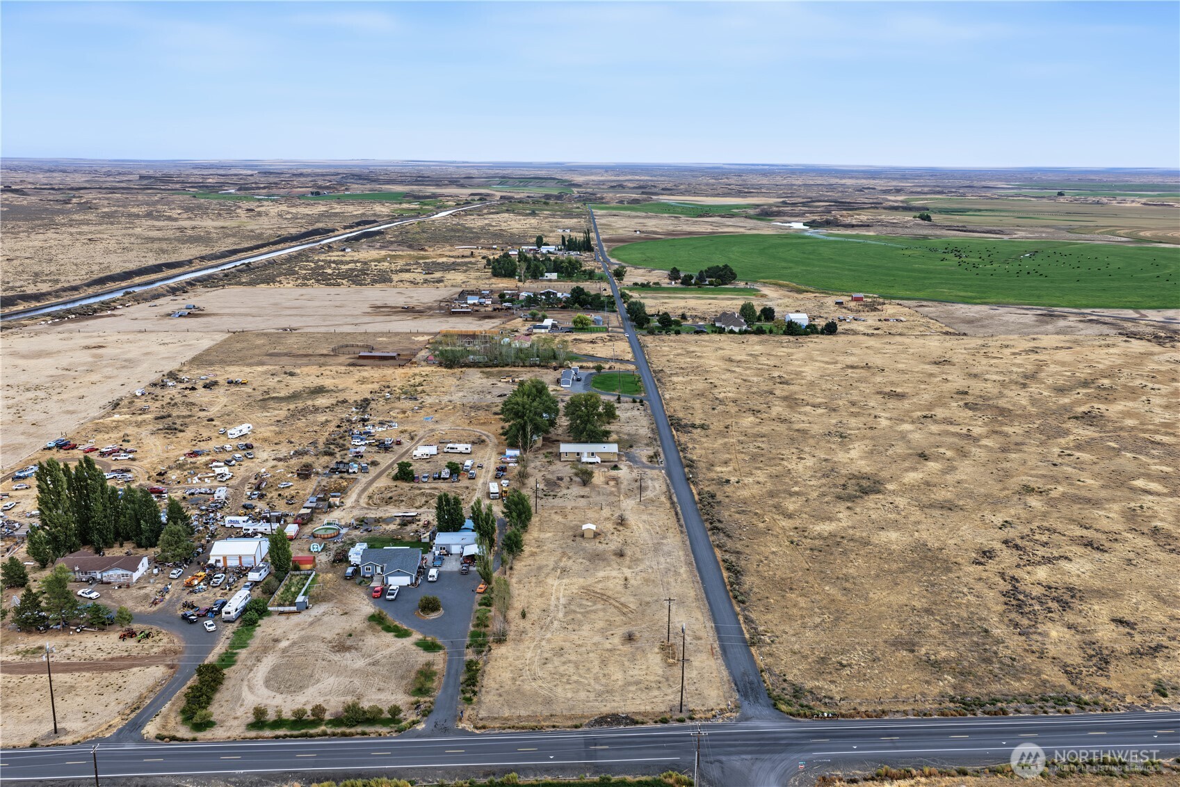 main property photo 31