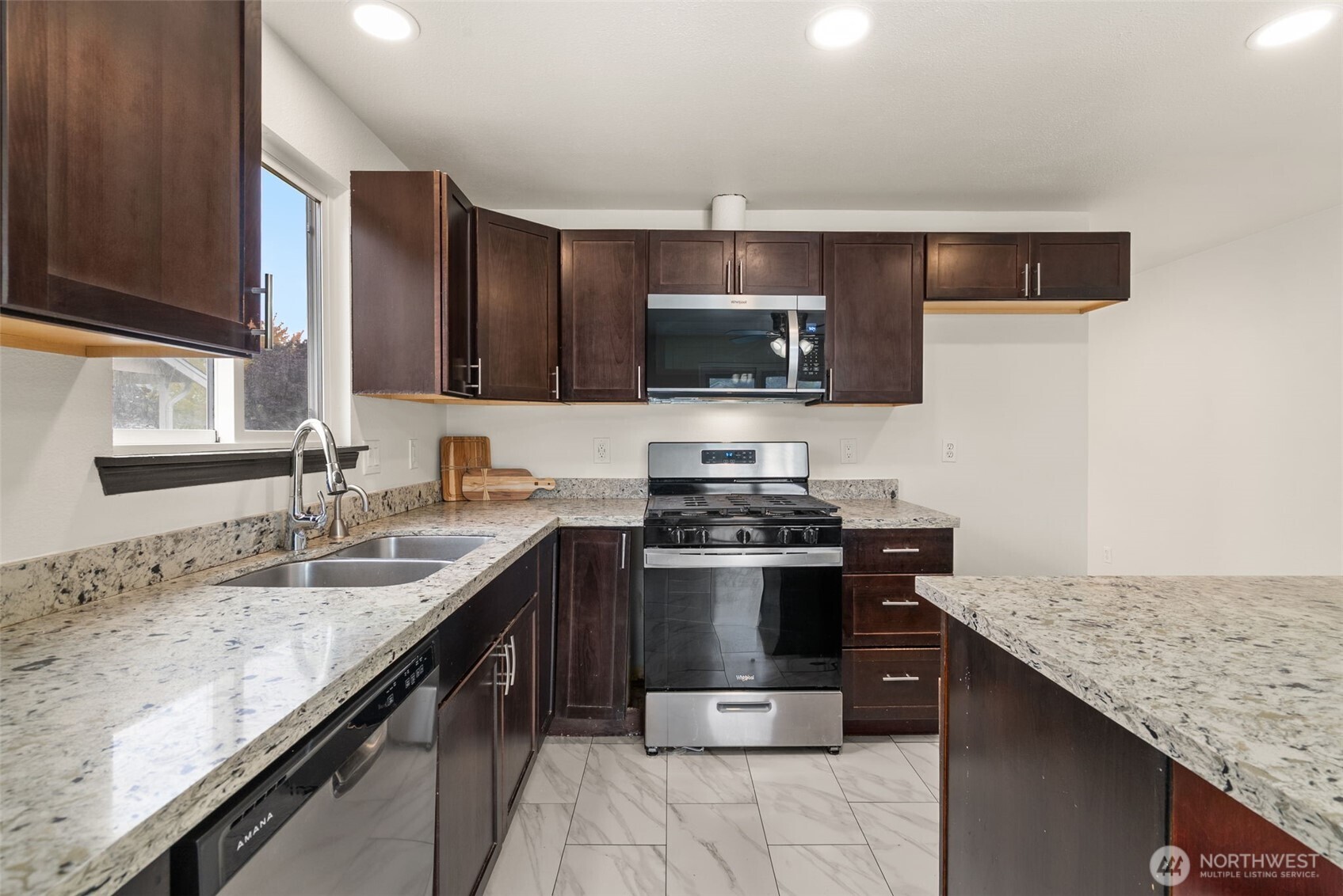 property viewer photo 10