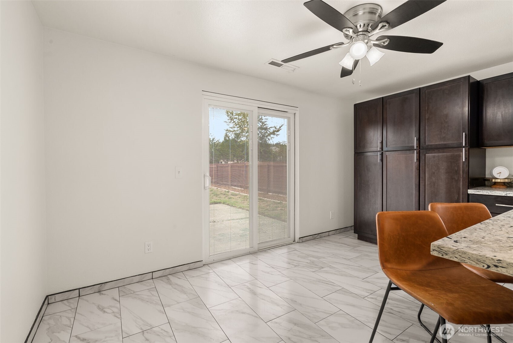 property viewer photo 11