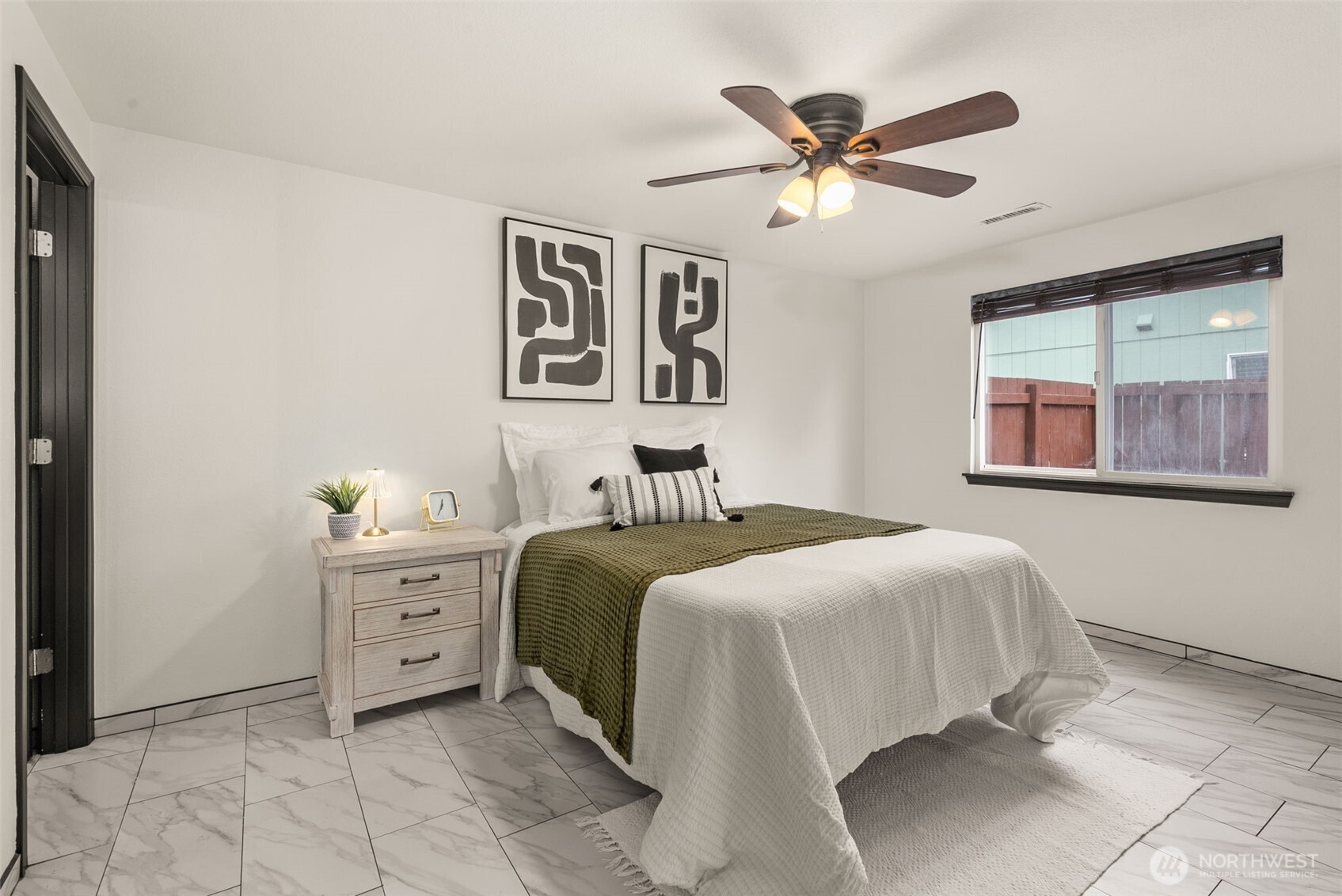property viewer photo 13