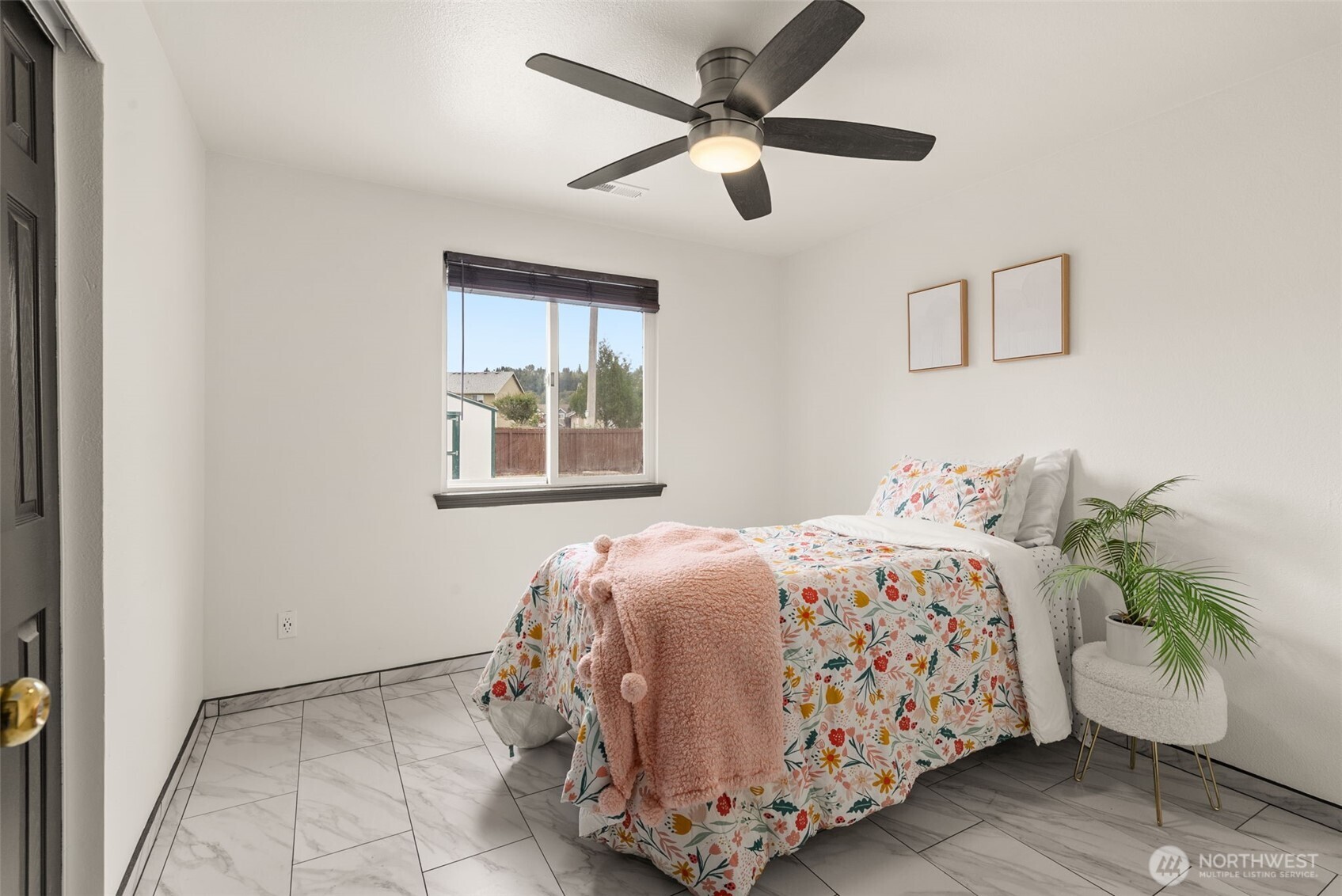 property viewer photo 16