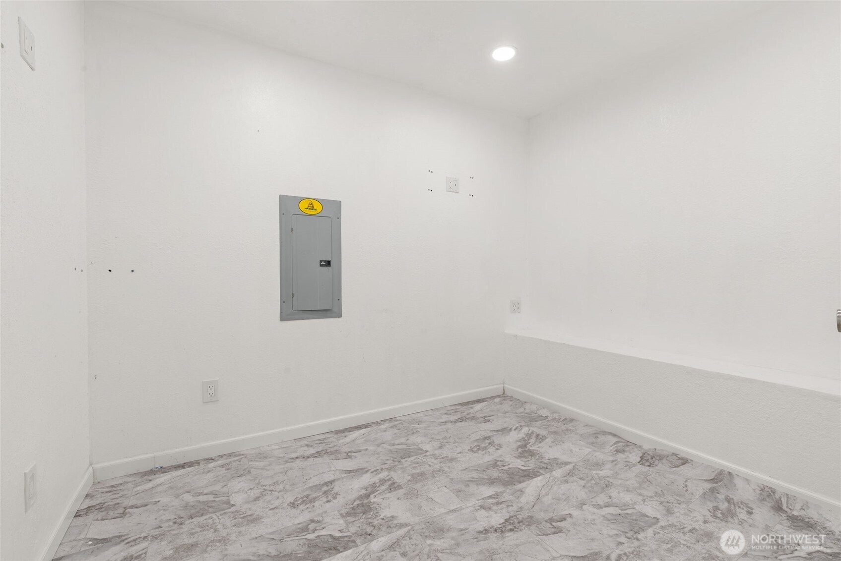 property viewer photo 19