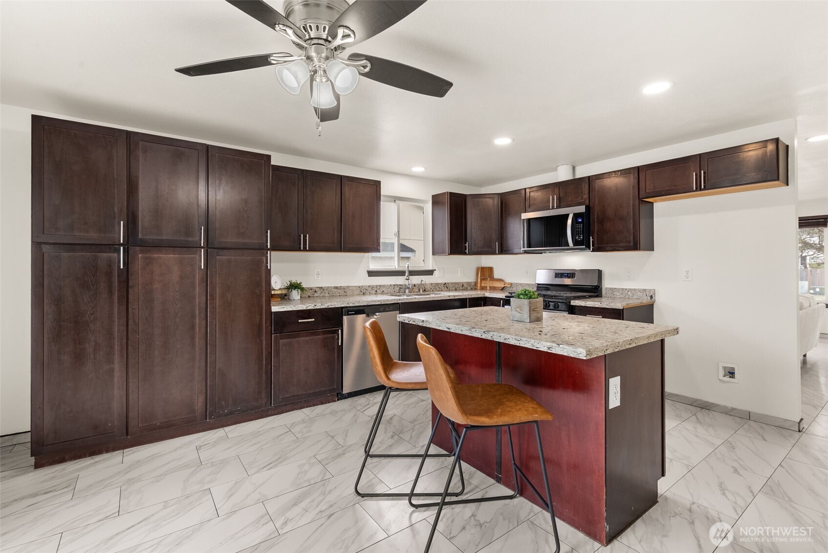 property viewer photo 9