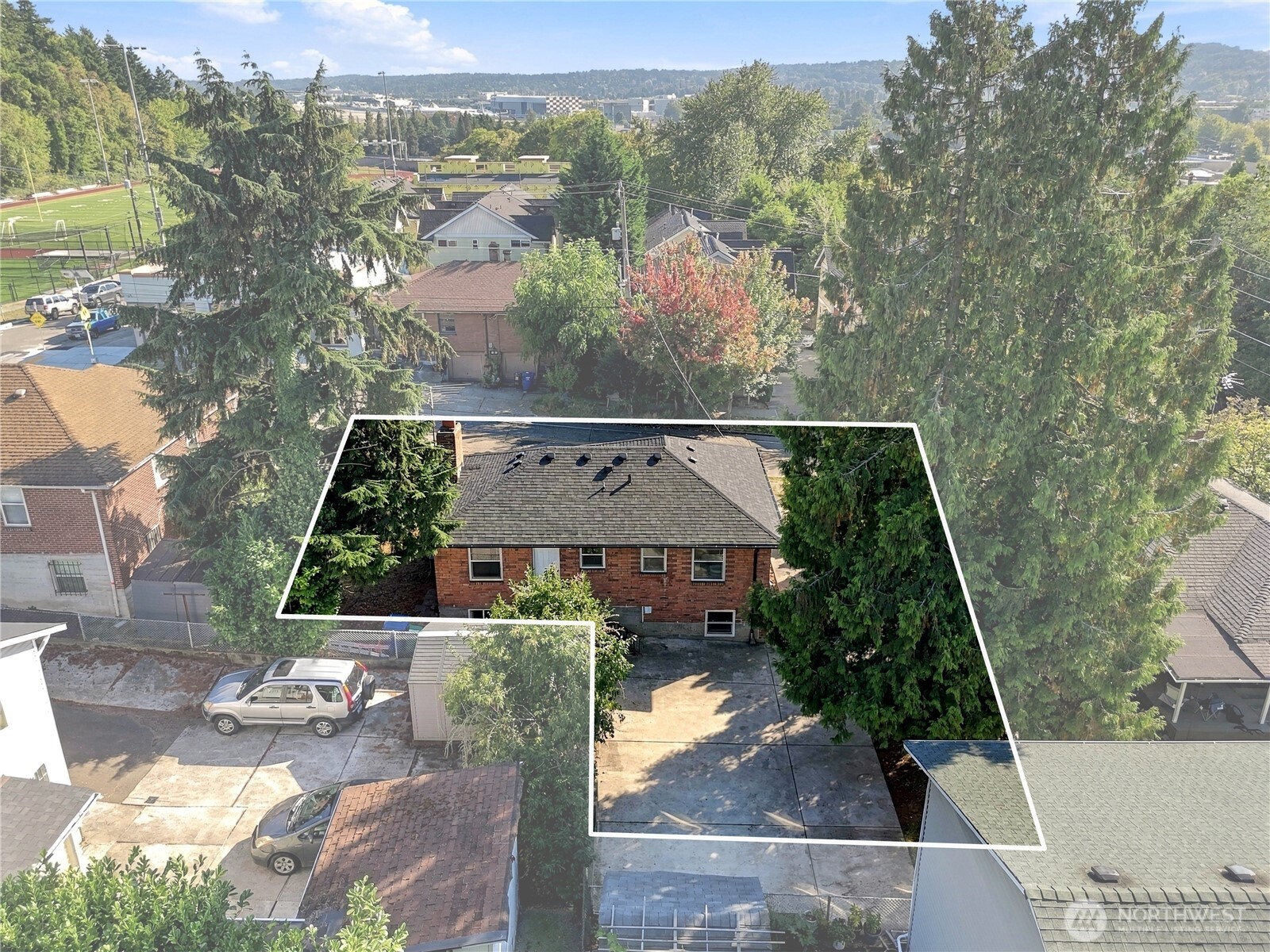 main property photo 30
