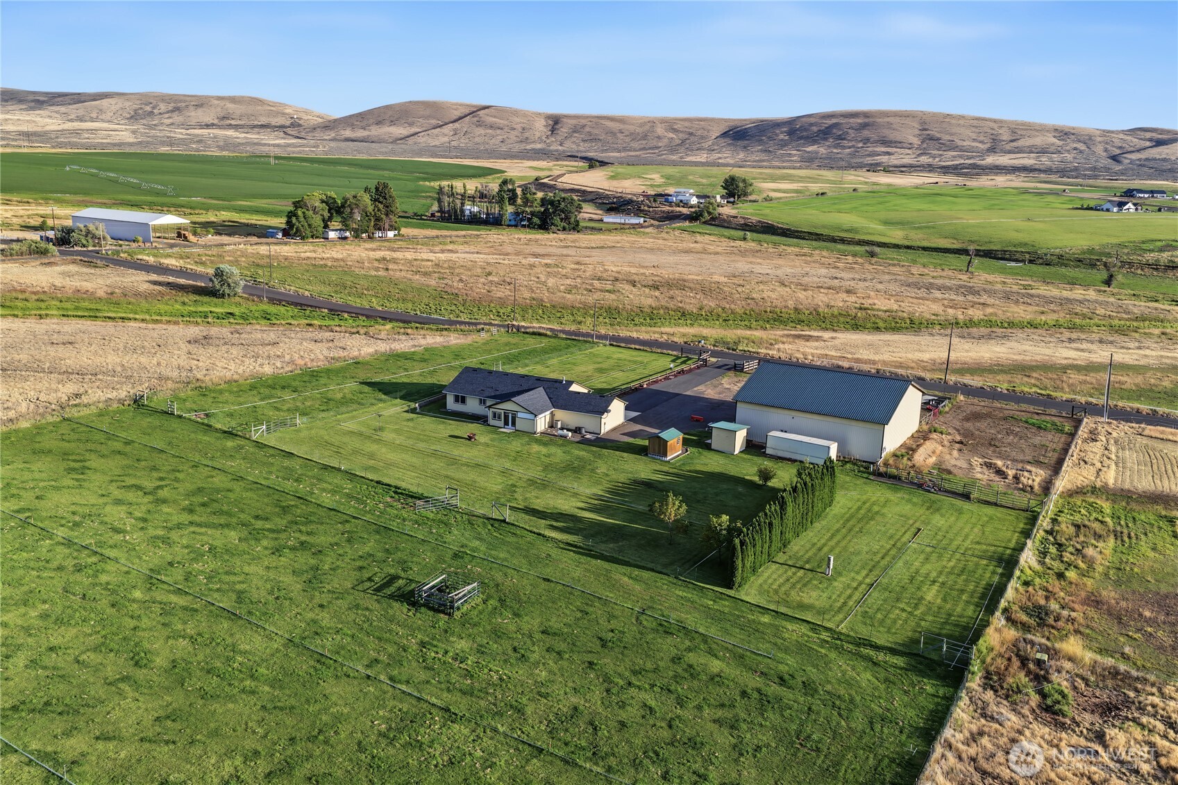main property photo 6