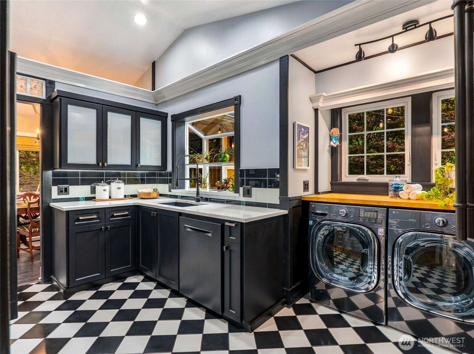 property viewer photo 14