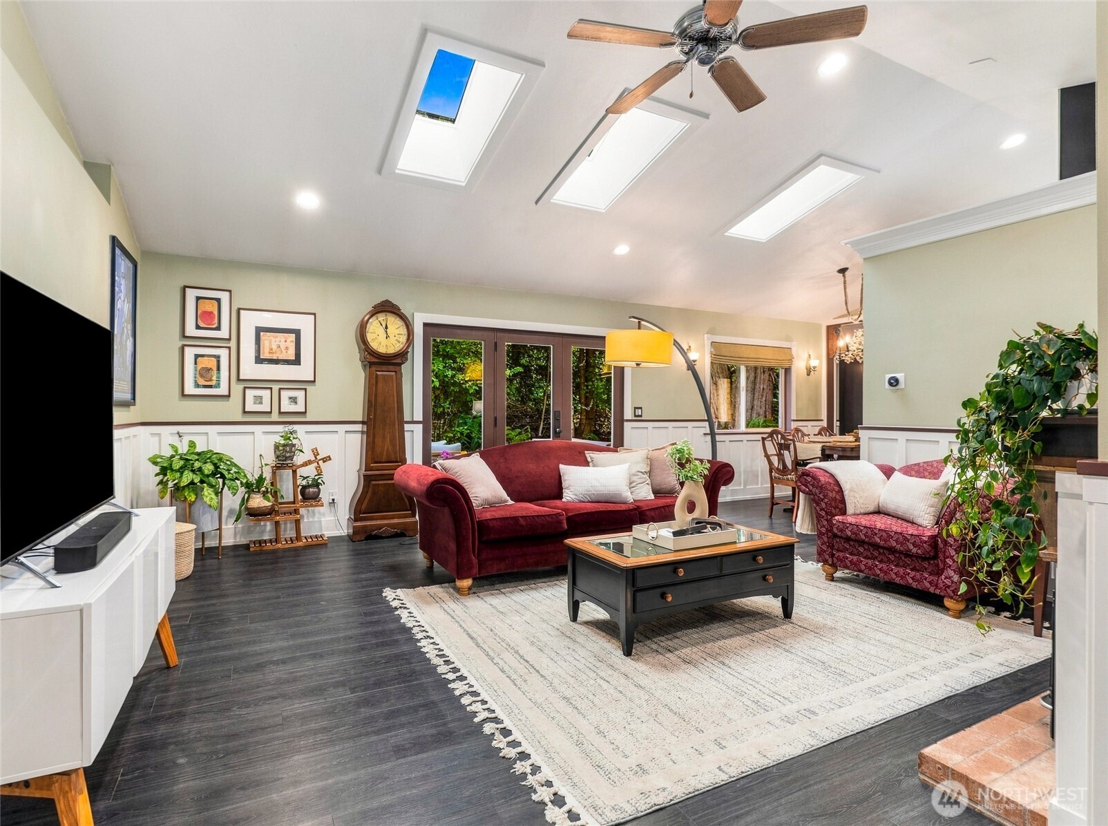 property viewer photo 8