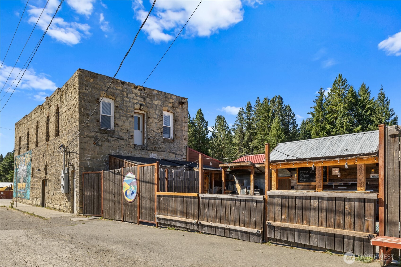main property photo 30