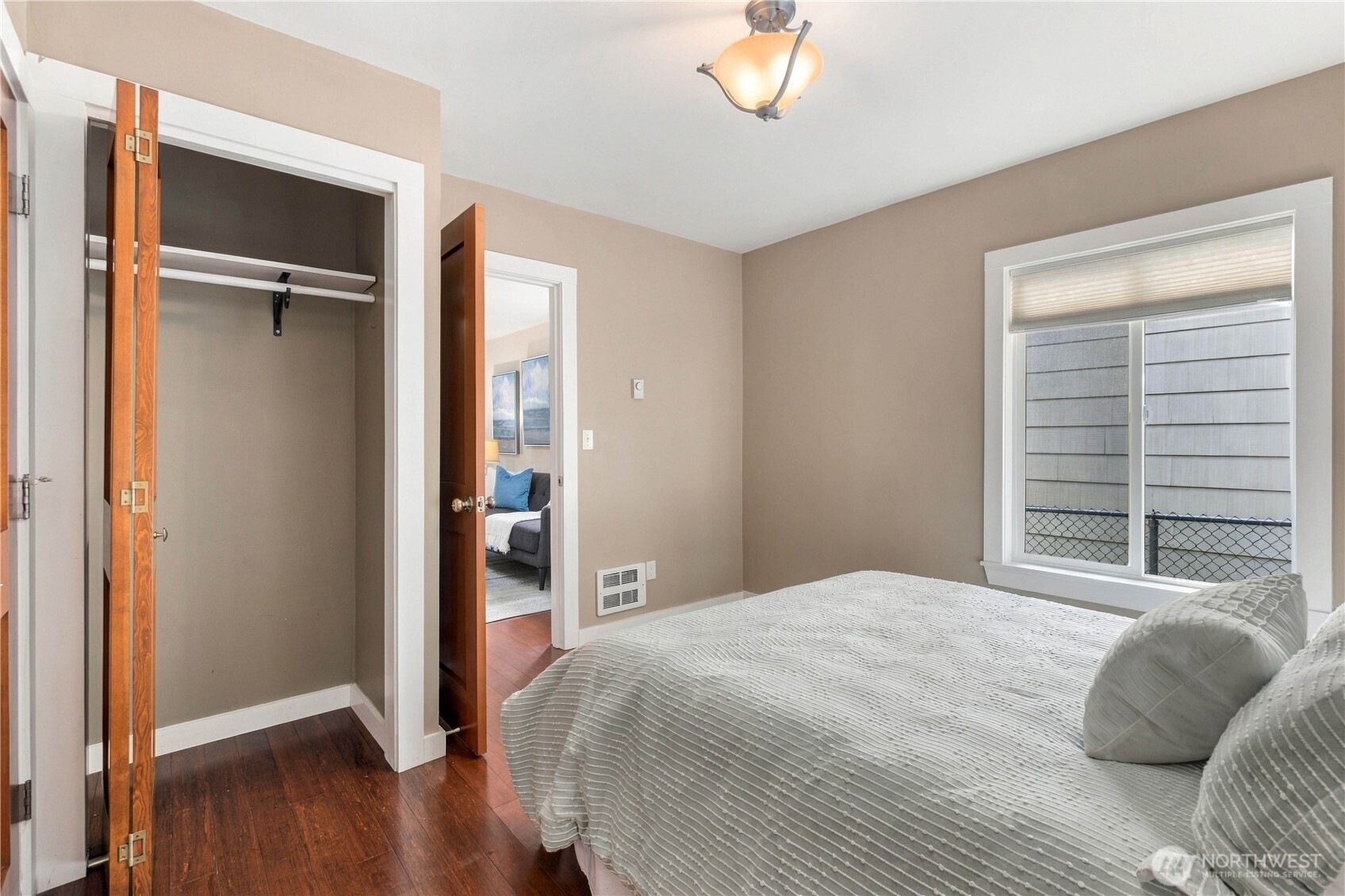 property viewer photo 14