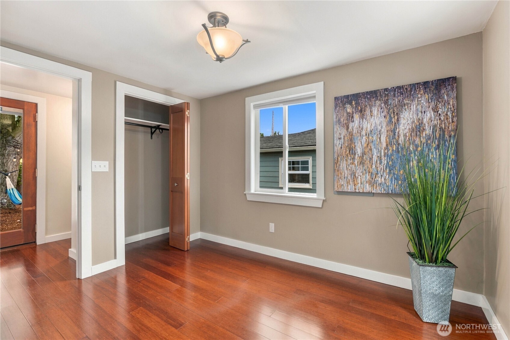 property viewer photo 15