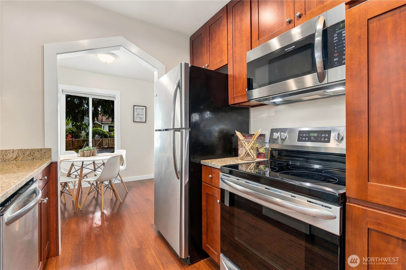 property viewer photo 9