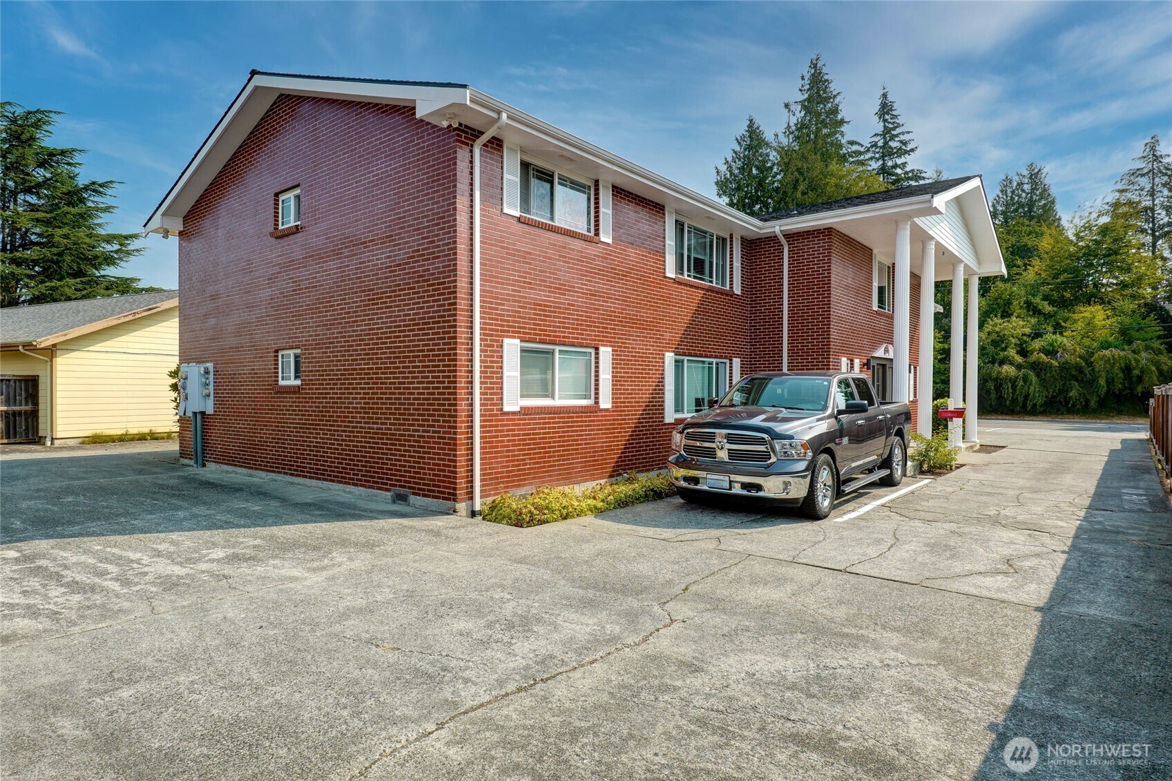 main property photo 2