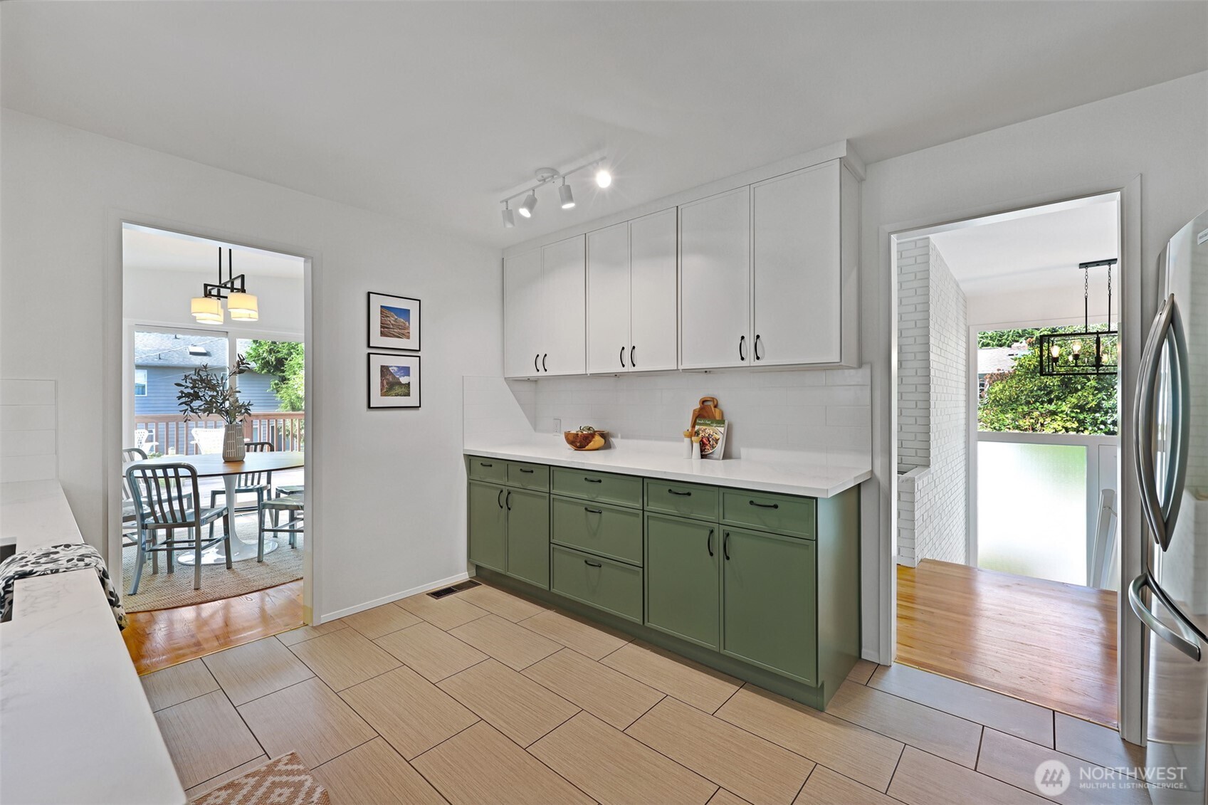 property viewer photo 10