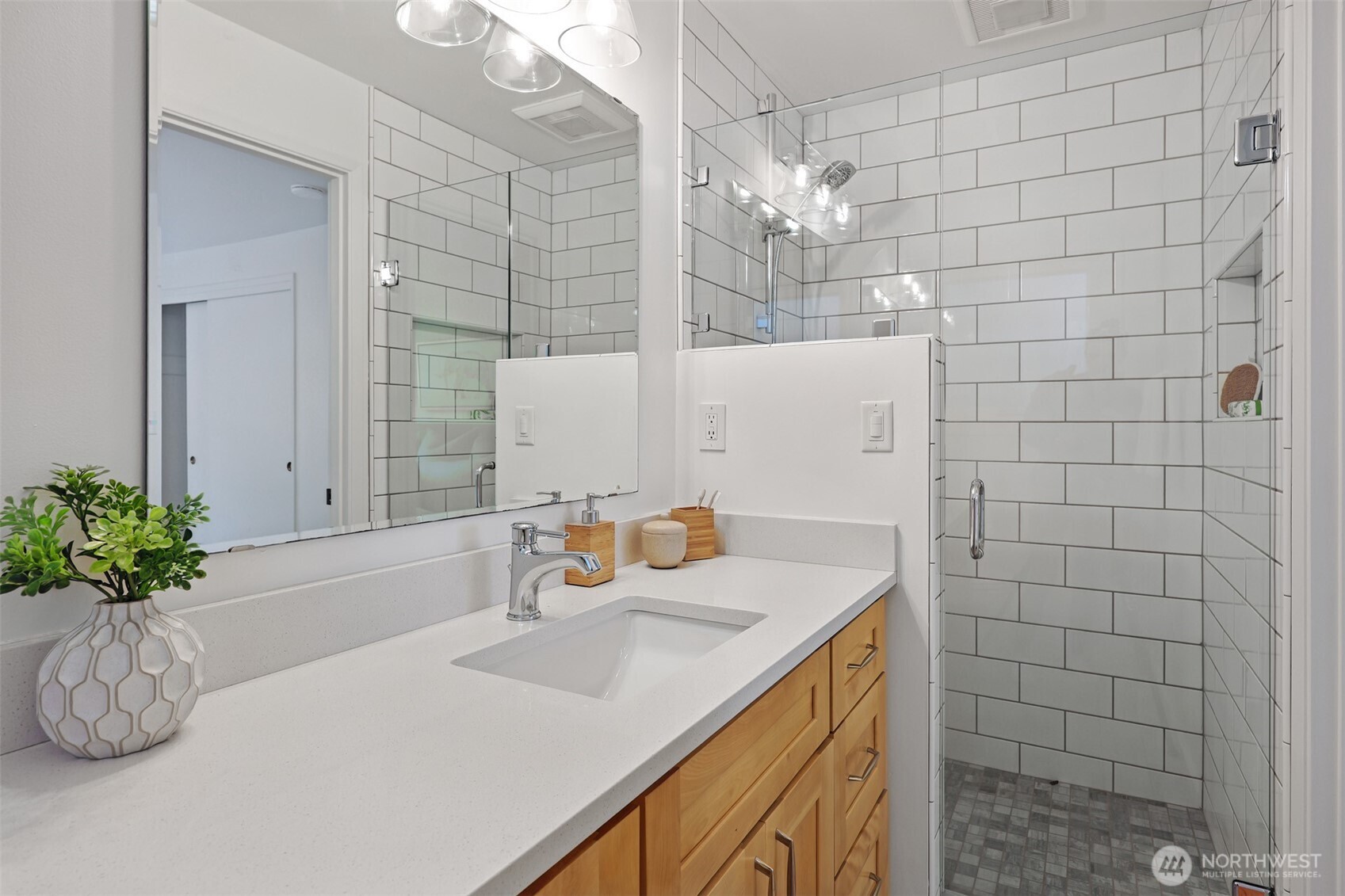 property viewer photo 15