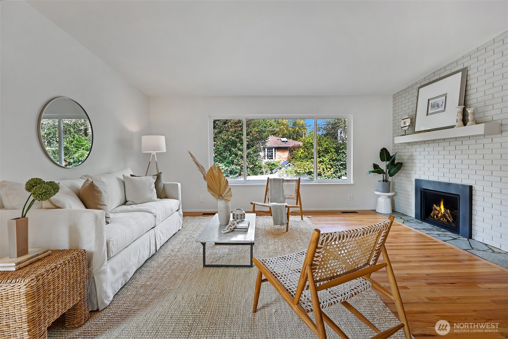property viewer photo 2