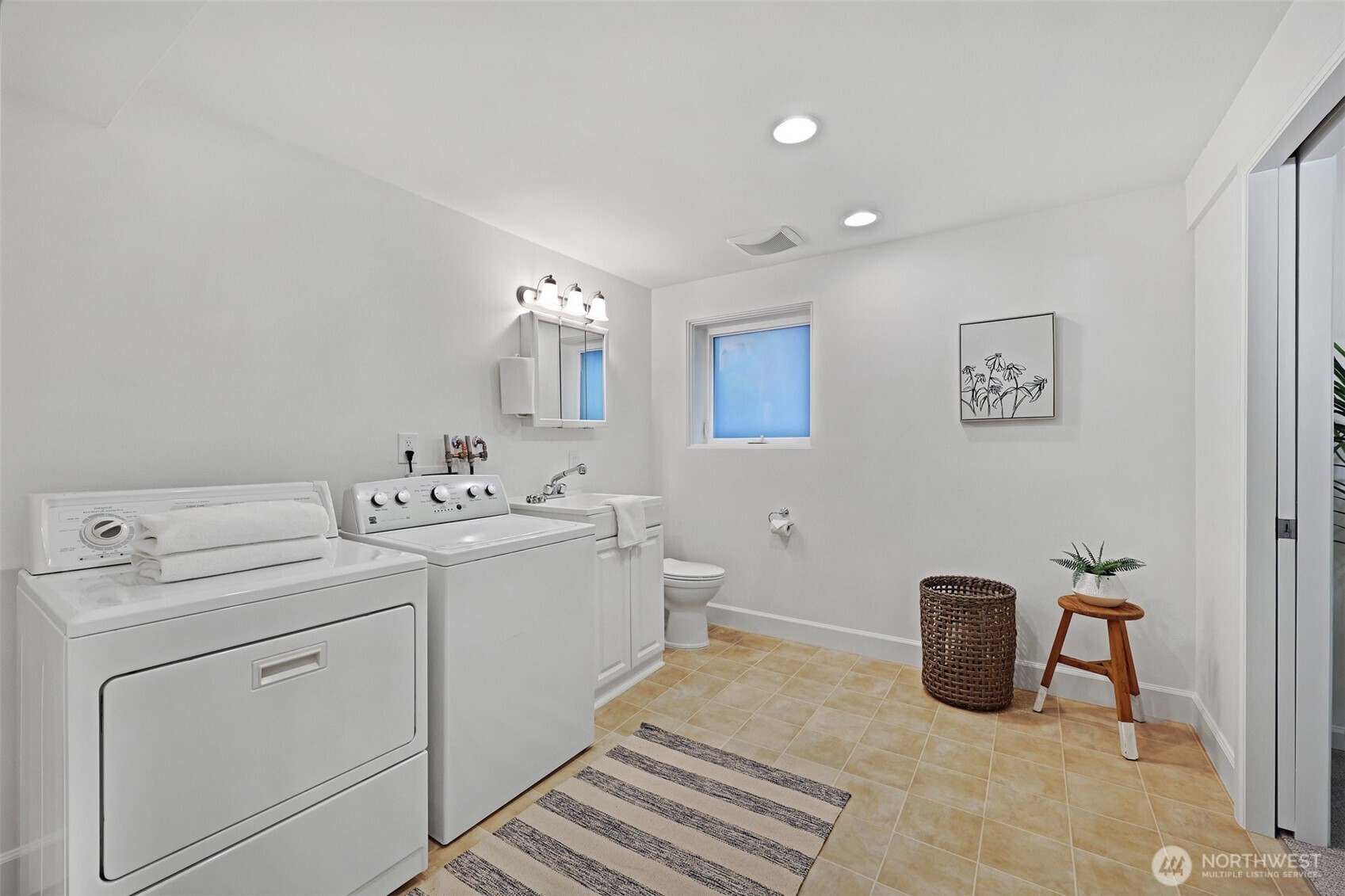 property viewer photo 23