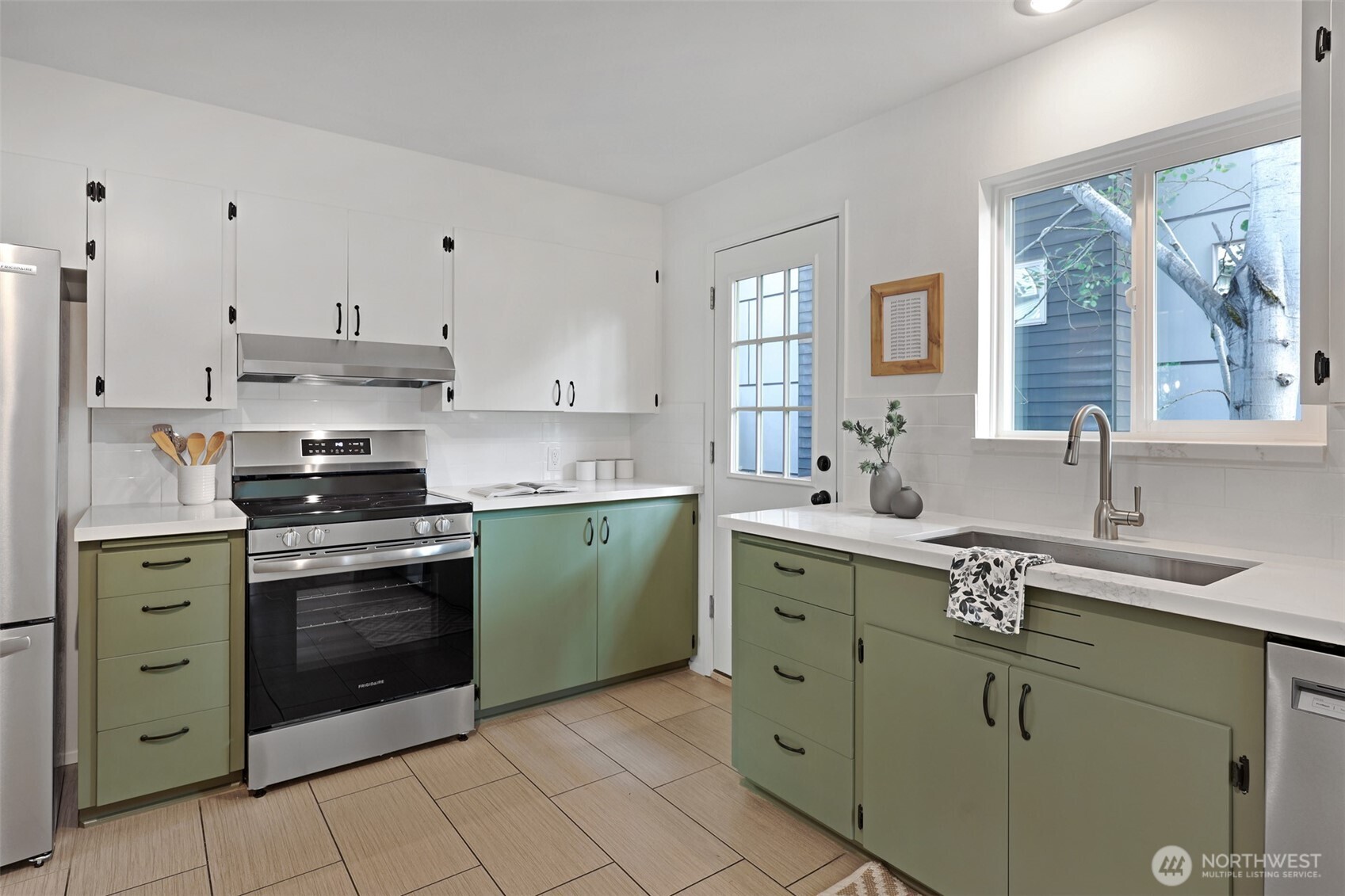 property viewer photo 9