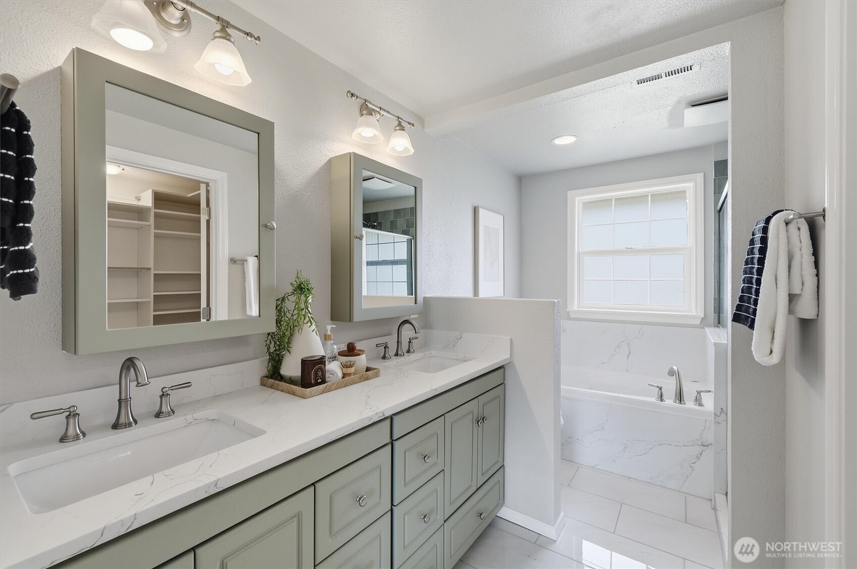 property viewer photo 18